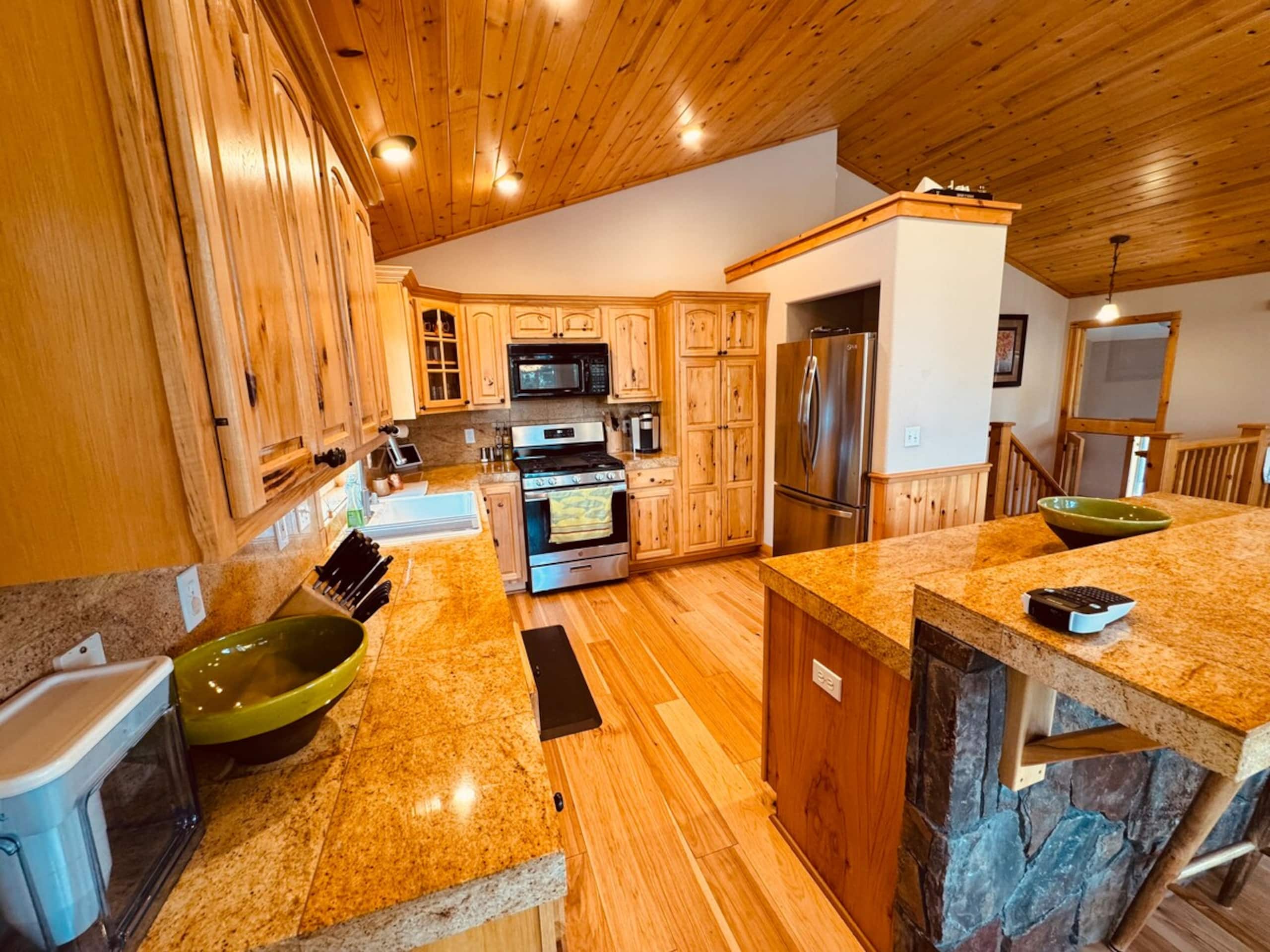 Truckee Retreat-Spa, fitness center+private beach - Photo 6