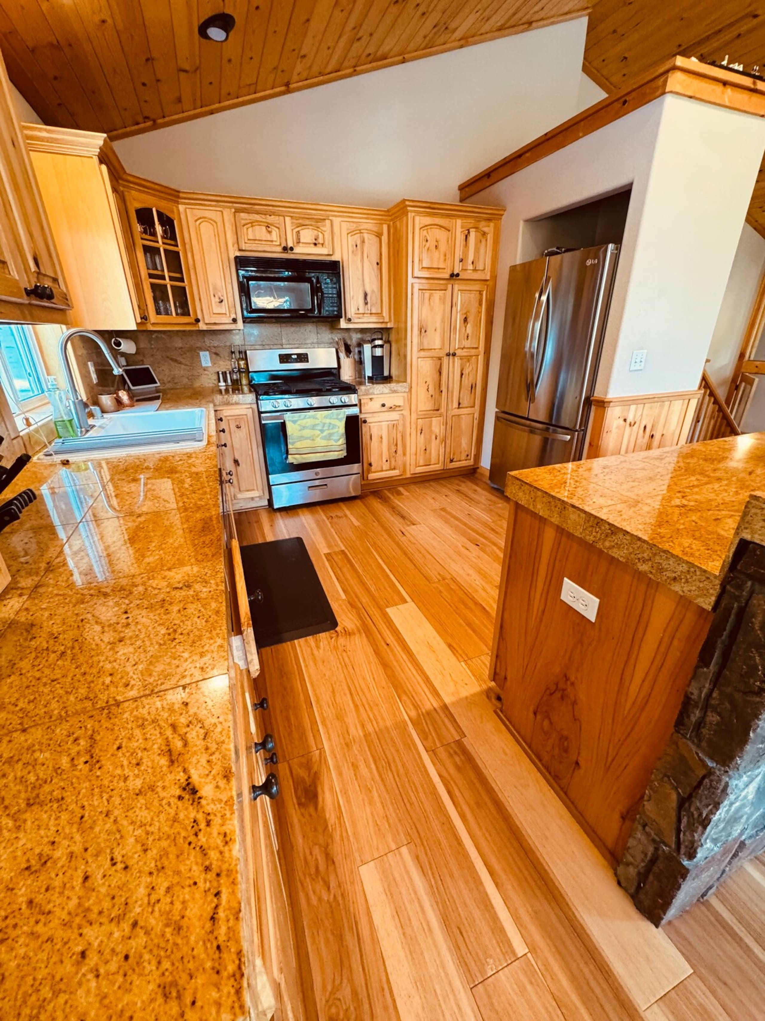 Truckee Retreat-Spa, fitness center+private beach - Photo 11