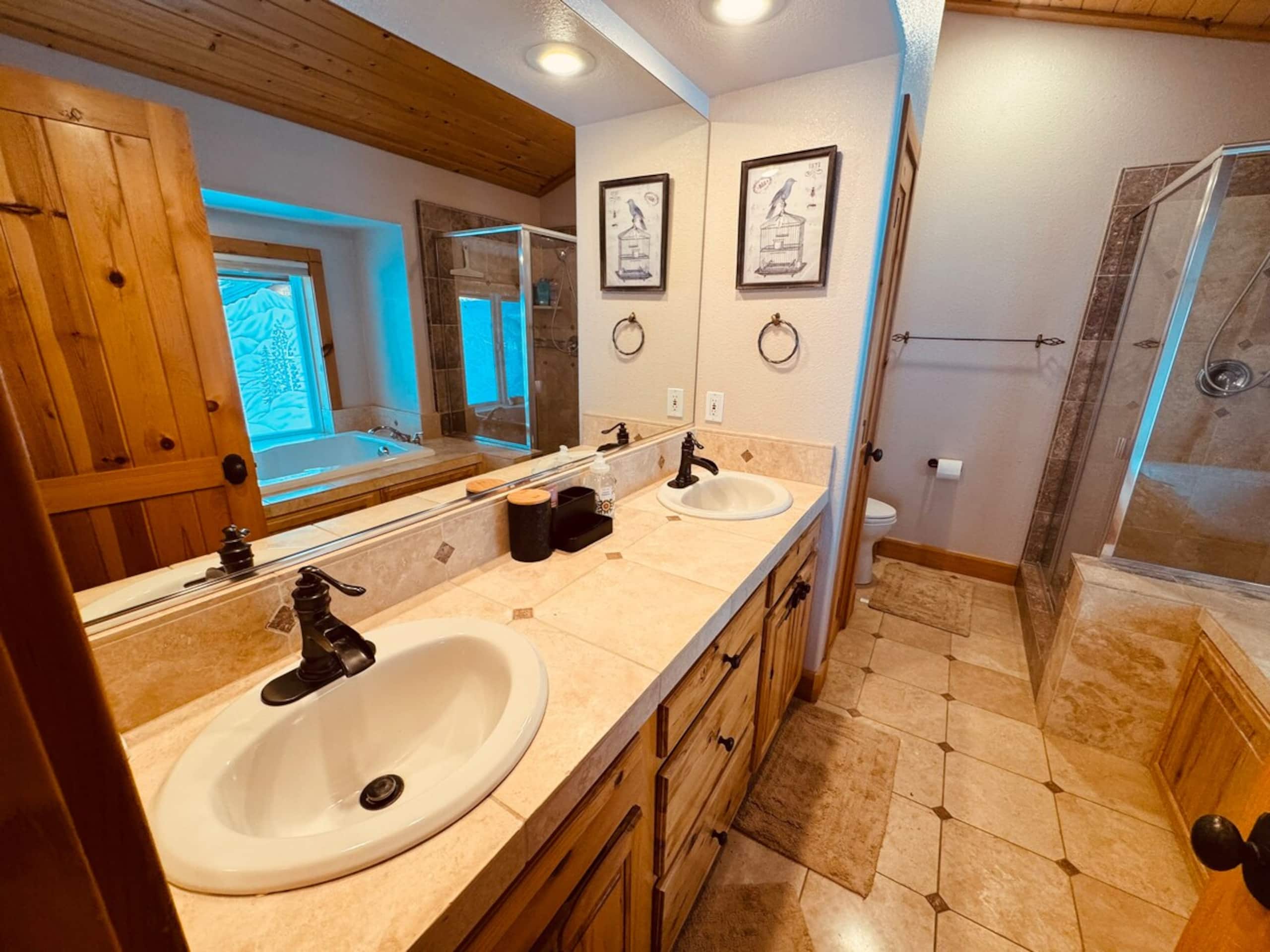 Truckee Retreat-Spa, fitness center+private beach - Photo 19
