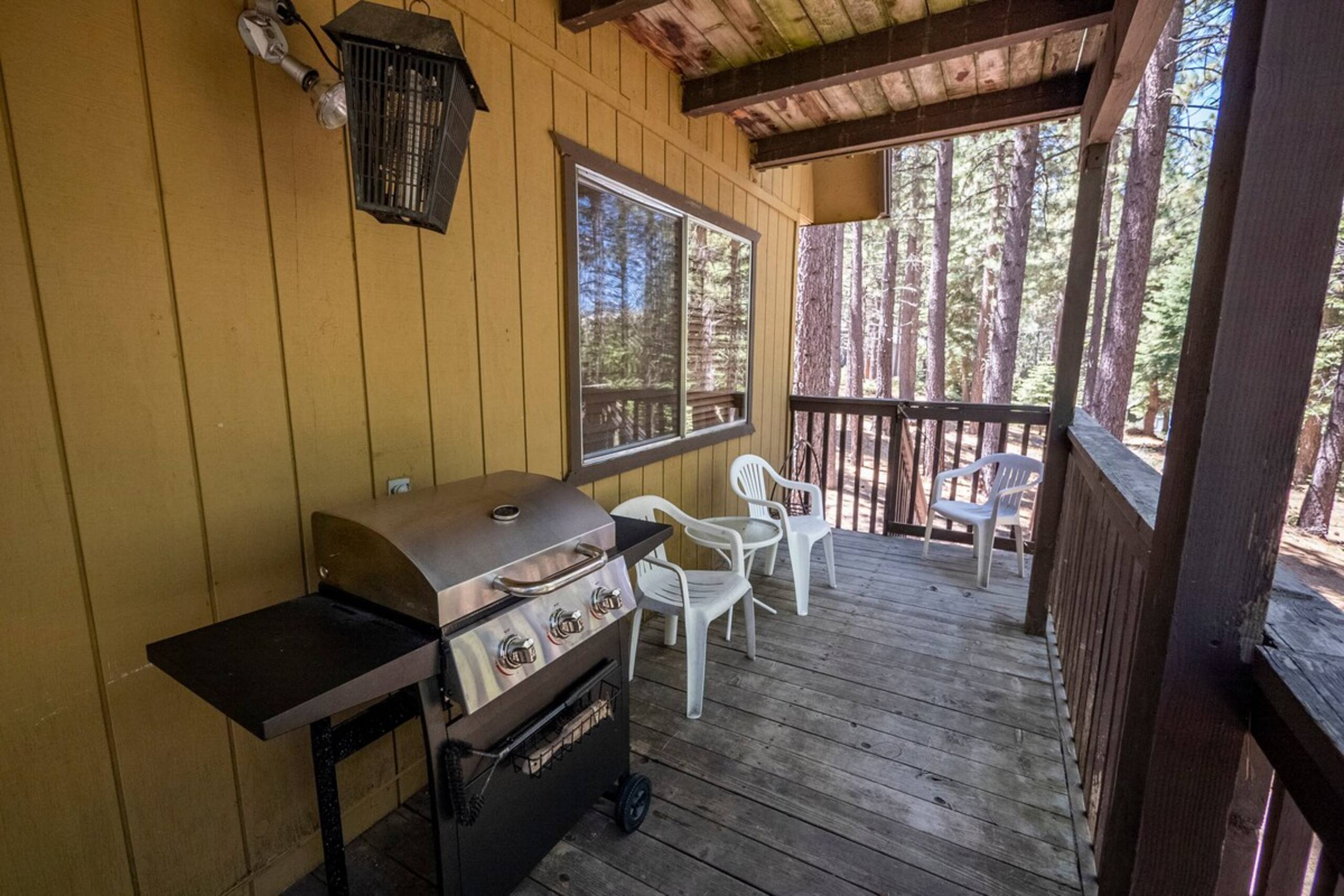 Rustic Family Cabin - Convenient to Ski and Lake - Photo 7