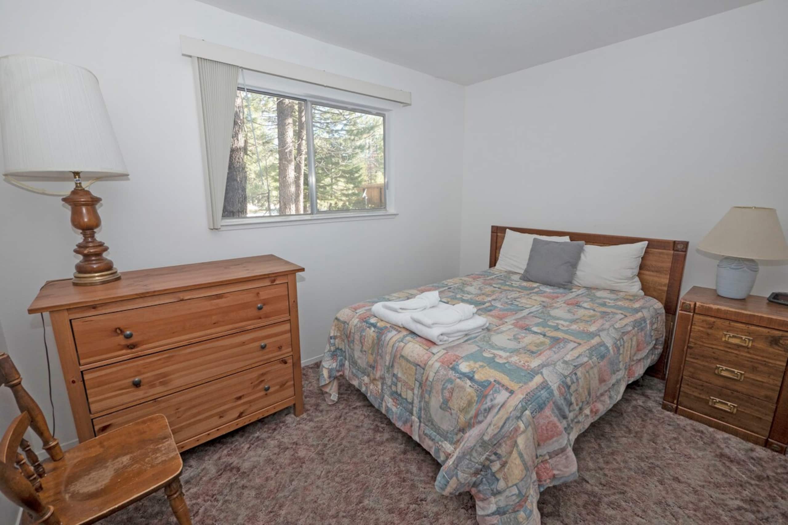 Rustic Family Cabin - Convenient to Ski and Lake - Photo 19