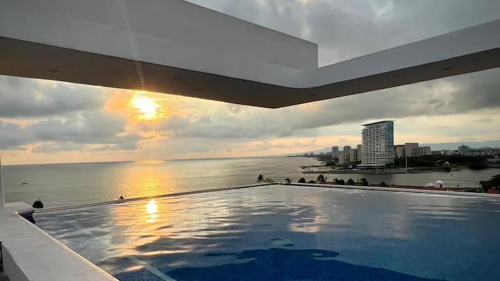Moderno Departamento Con Vista Al Mar. - México