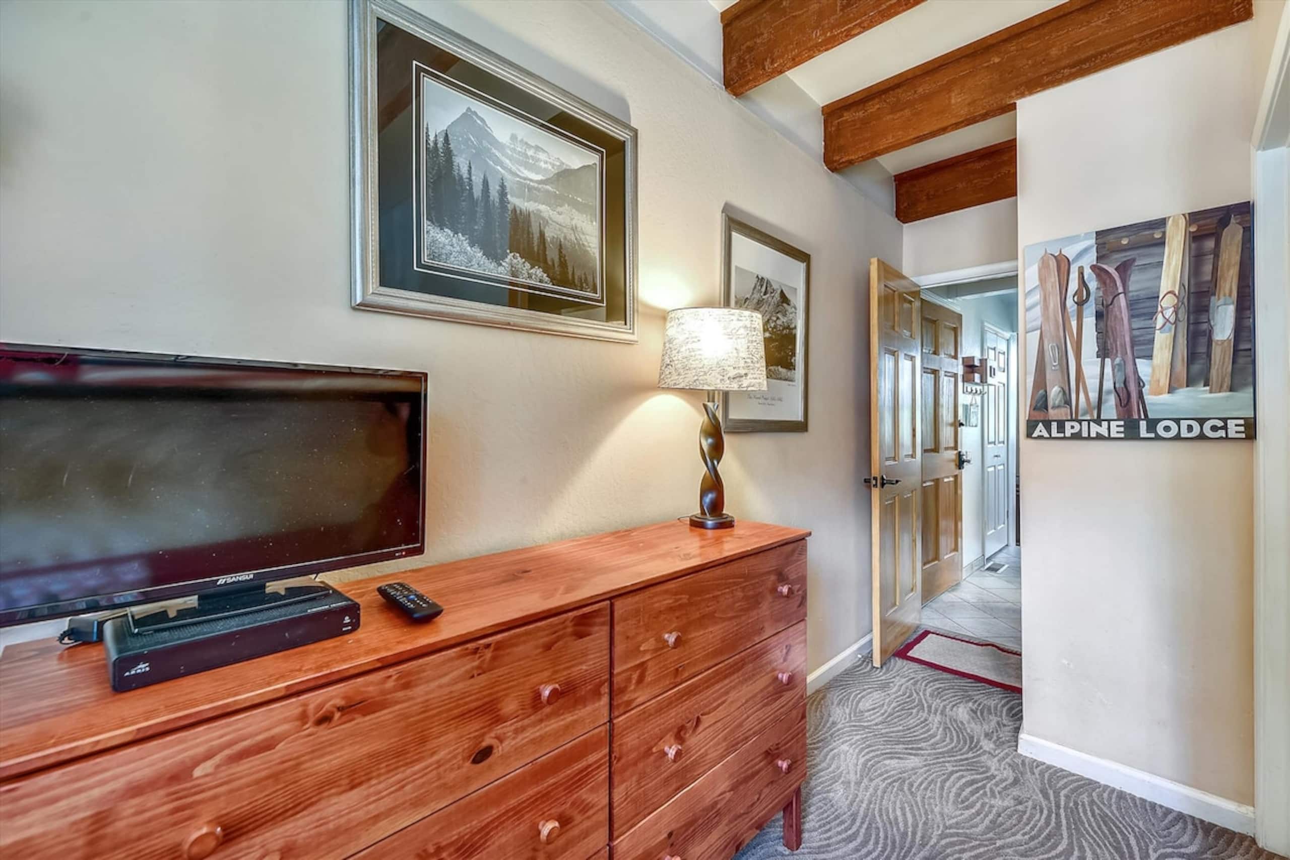 Tahoe City Getaway Condo - Photo 7