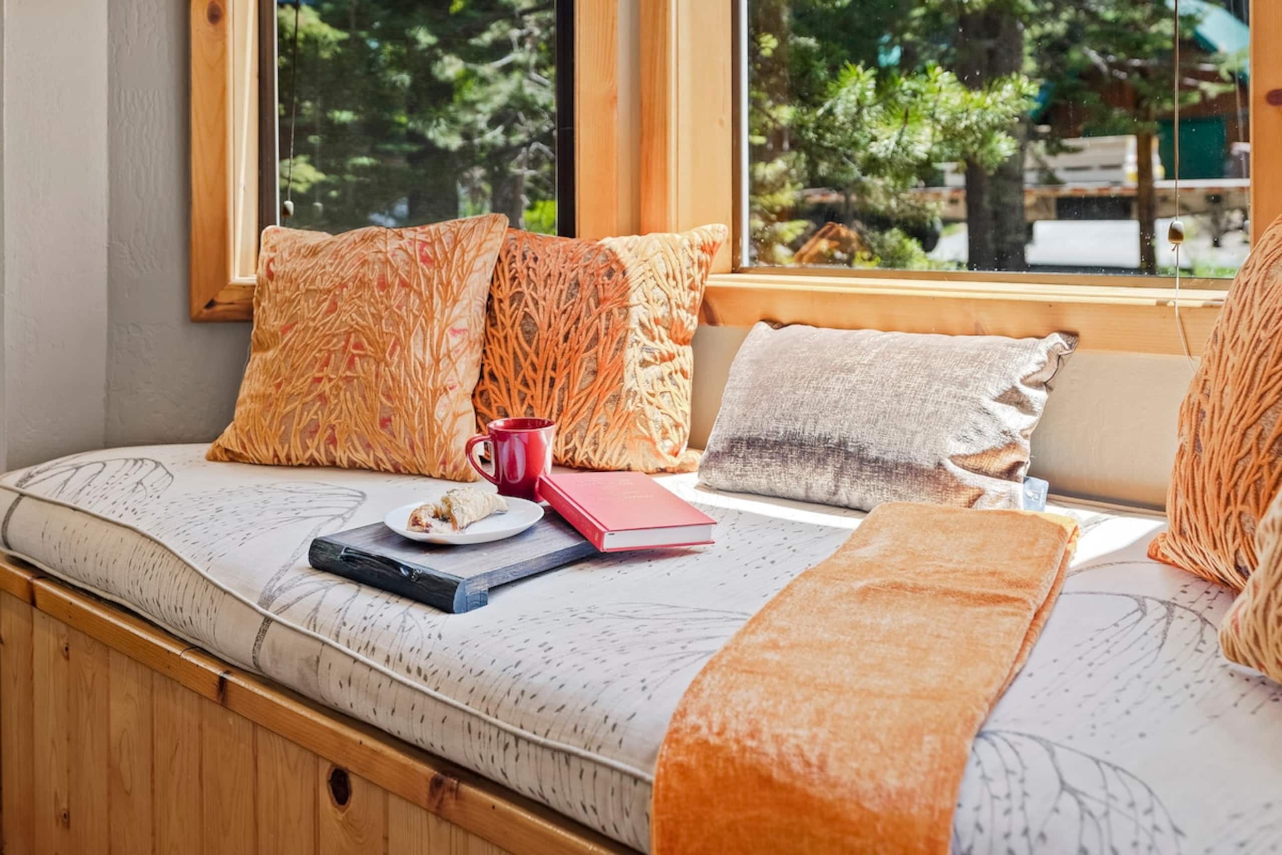 Family Retreat, Bunk Rooms, Games, Hot Tub, Desk - Photo 2