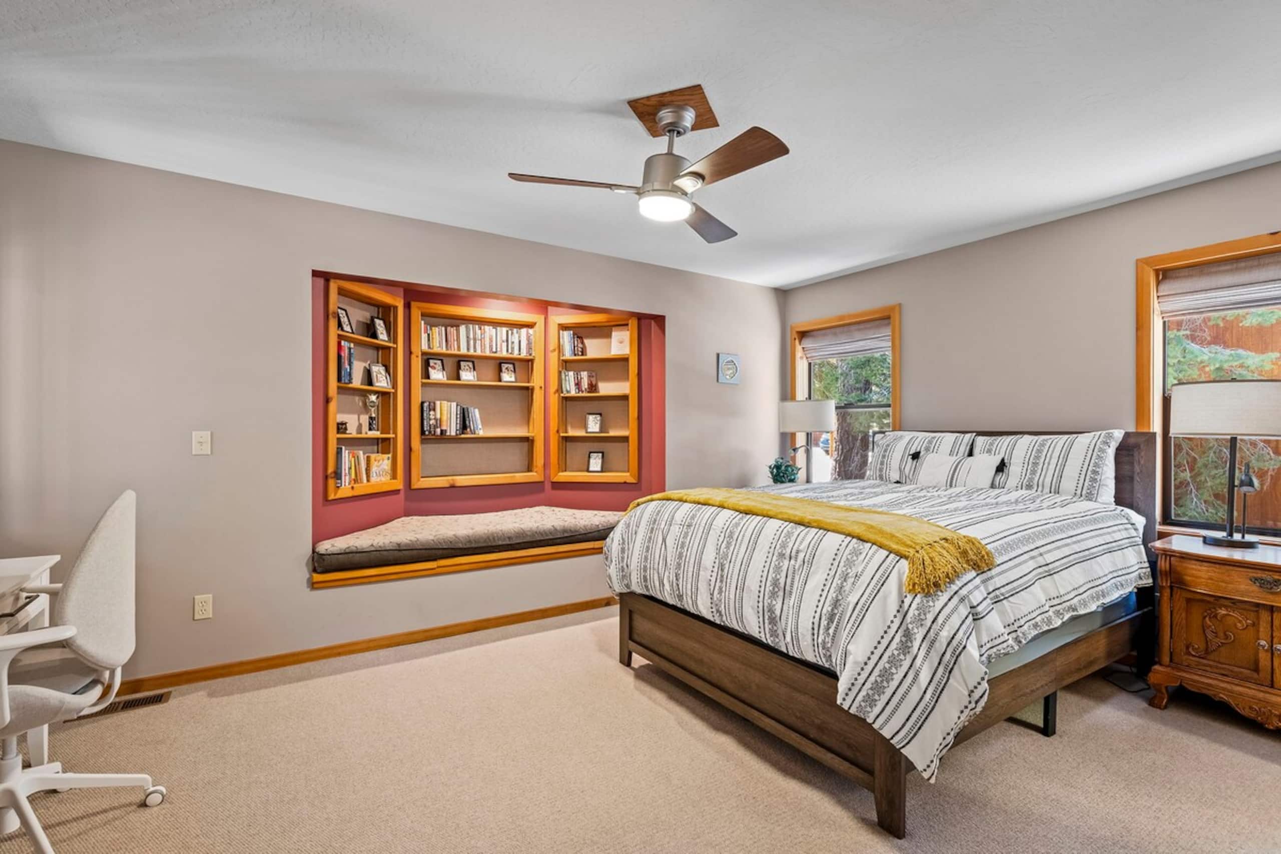Family Retreat, Bunk Rooms, Games, Hot Tub, Desk - Photo 11