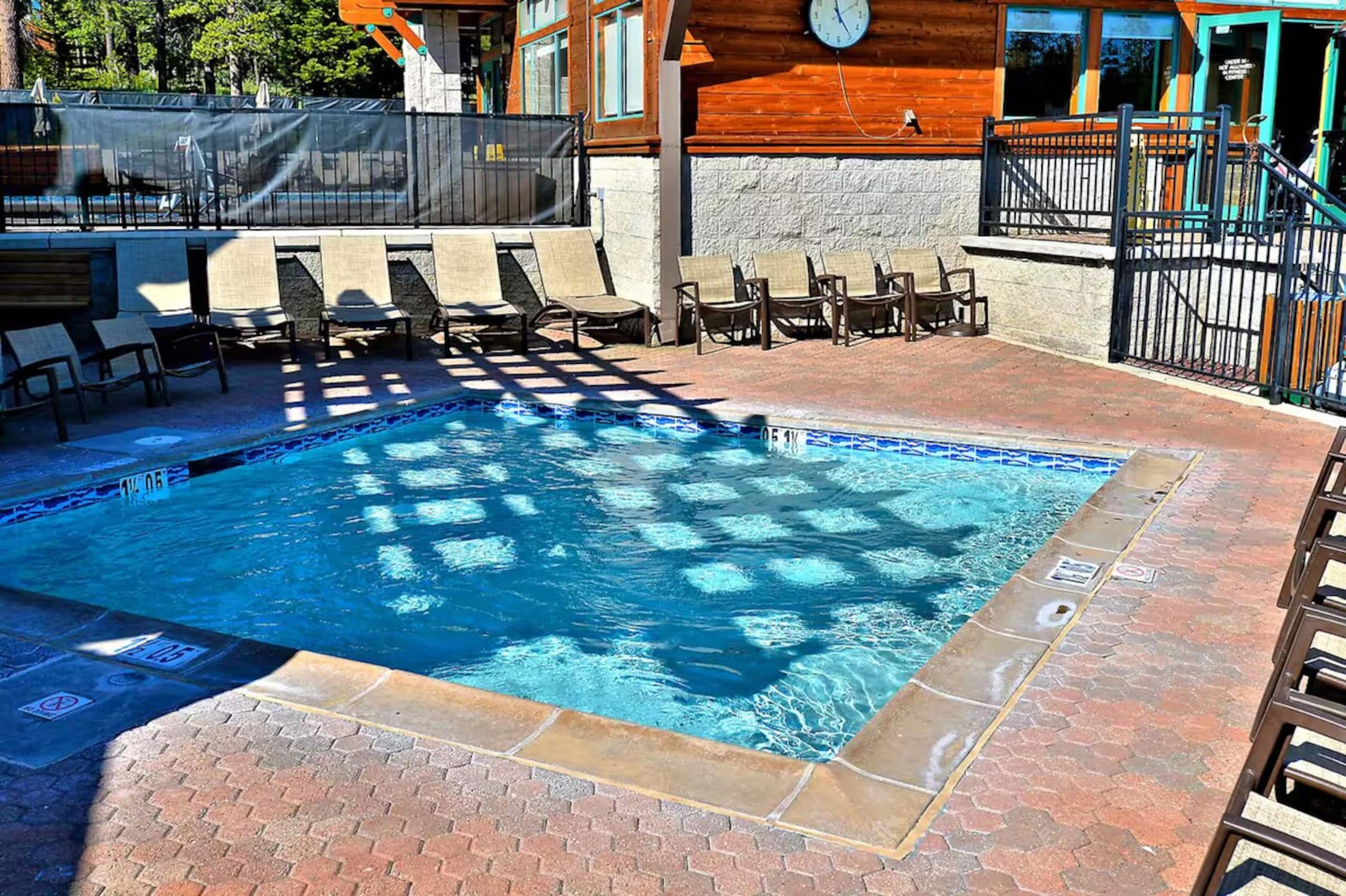 Family Retreat, Bunk Rooms, Games, Hot Tub, Desk - Photo 35