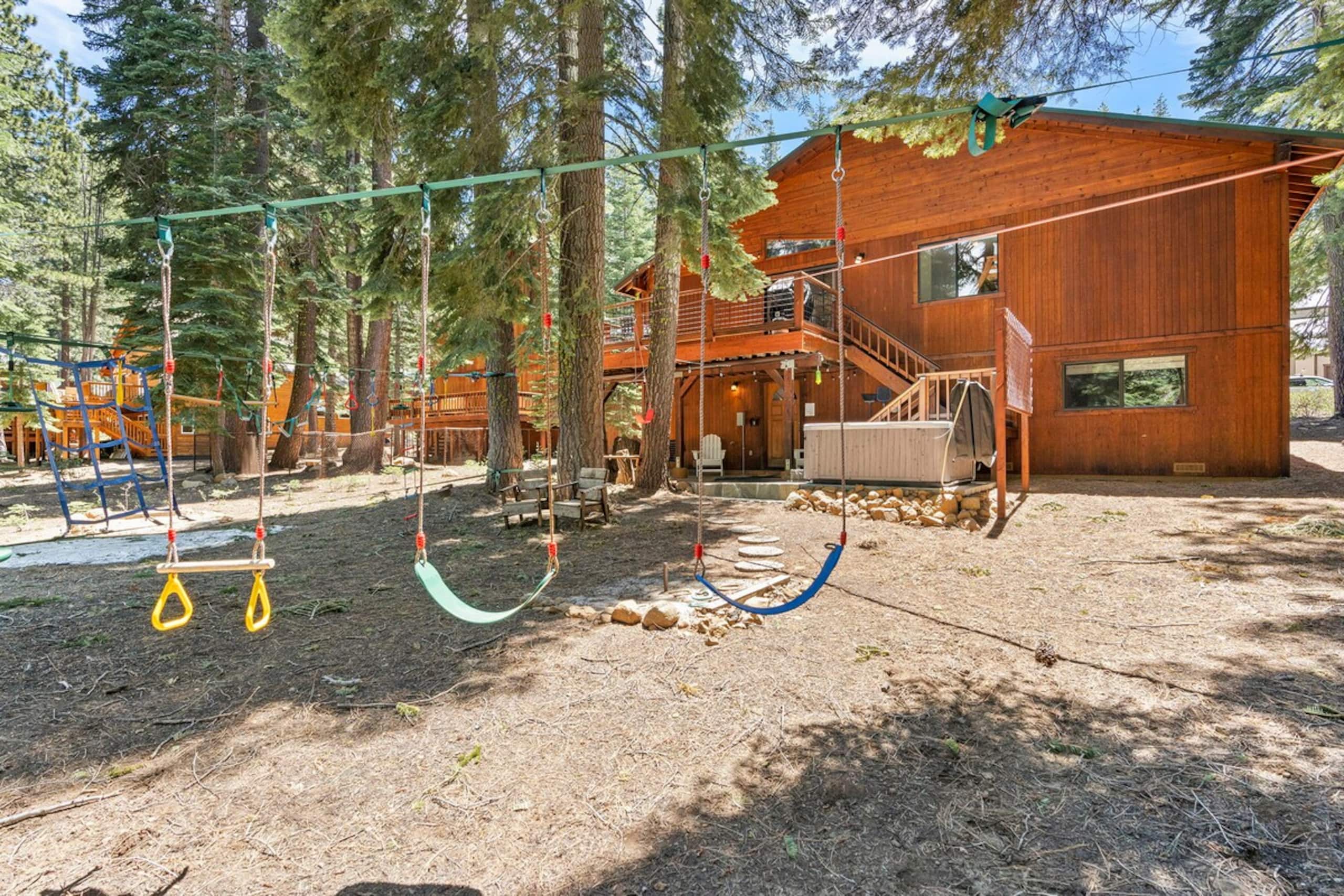 Family Retreat, Bunk Rooms, Games, Hot Tub, Desk - Photo 18