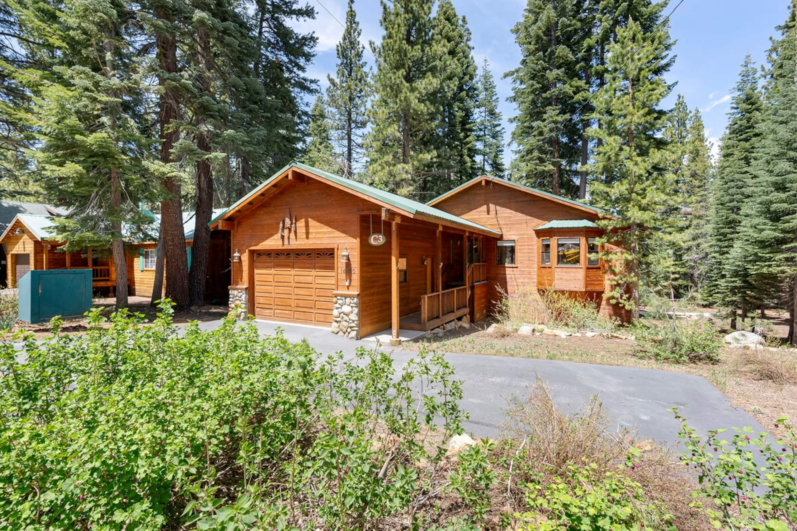 Family Retreat, Bunk Rooms, Games, Hot Tub, Desk - Photo 30