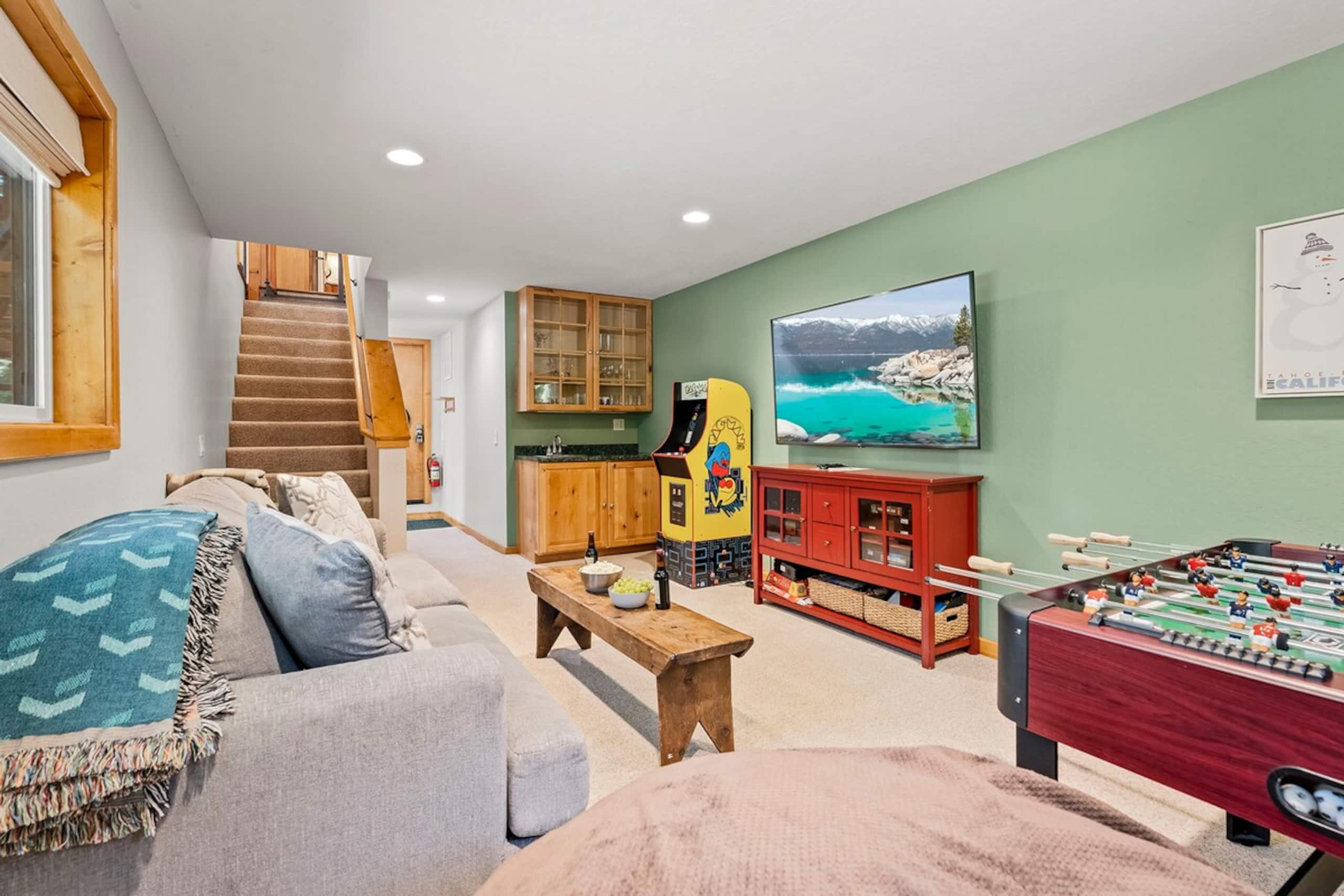 Family Retreat, Bunk Rooms, Games, Hot Tub, Desk - Photo 19