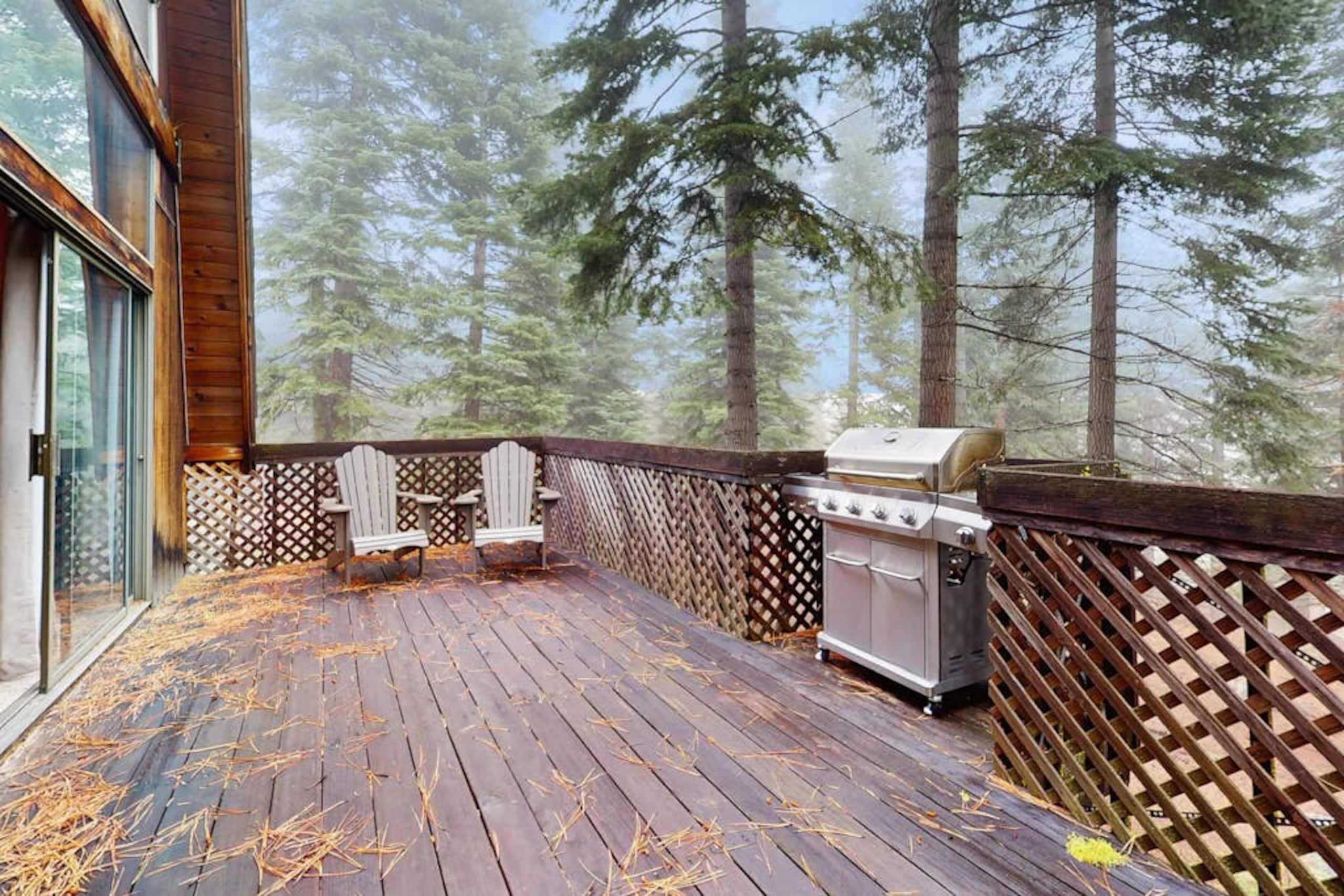 3BR Retro home with mountain views- dog-friendly - Photo 19