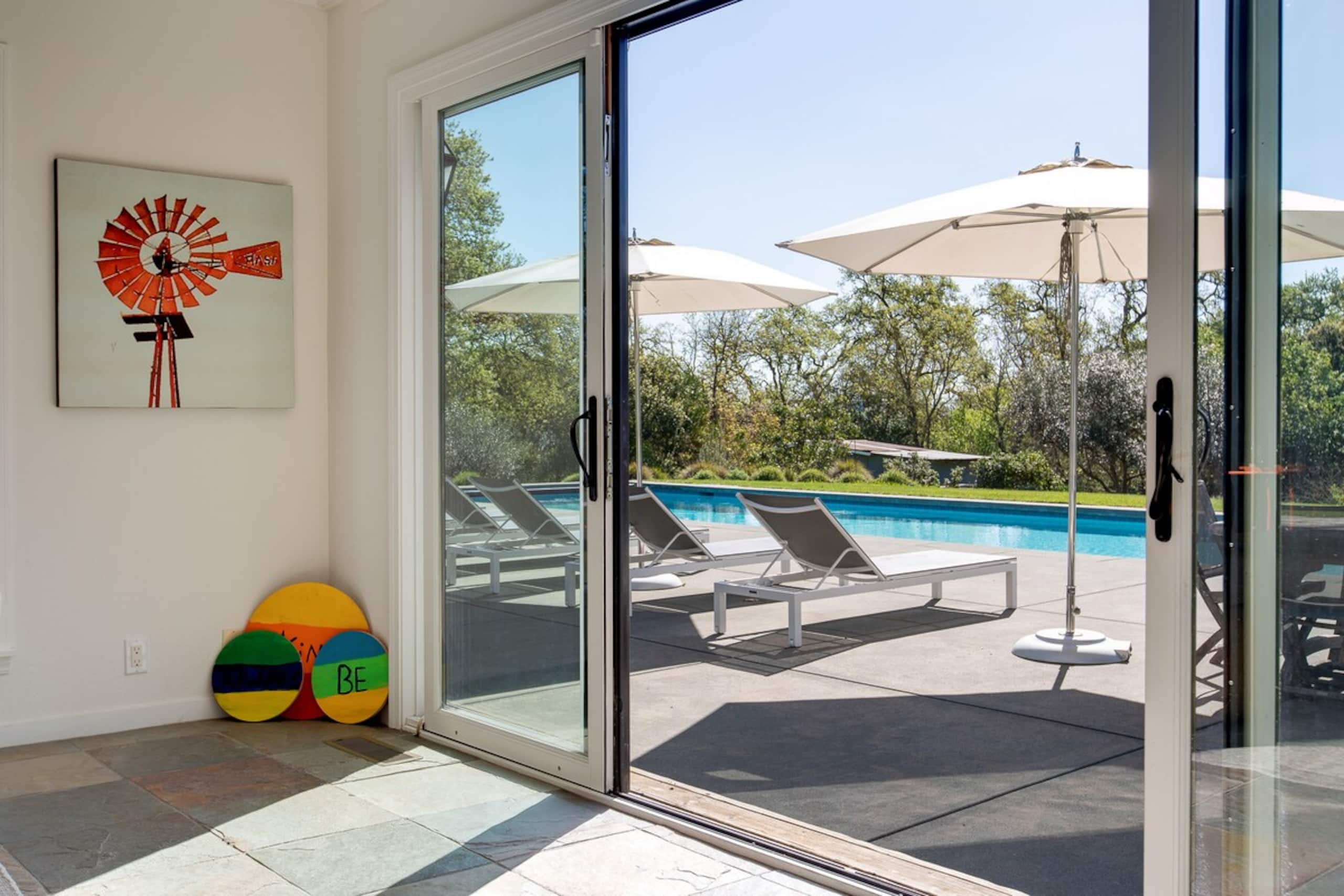 Private & peaceful 3 acres, 50ft pool & spa - Photo 5