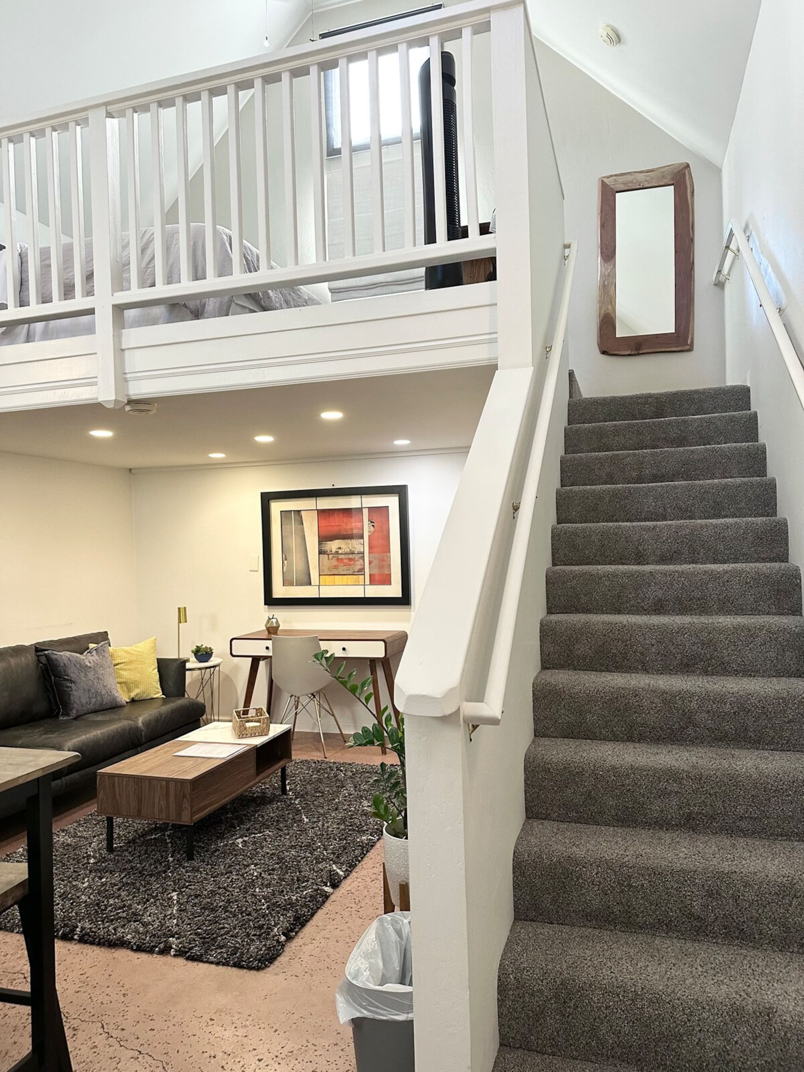 Large Comfy Cottage- Close to Downtown - Photo 3