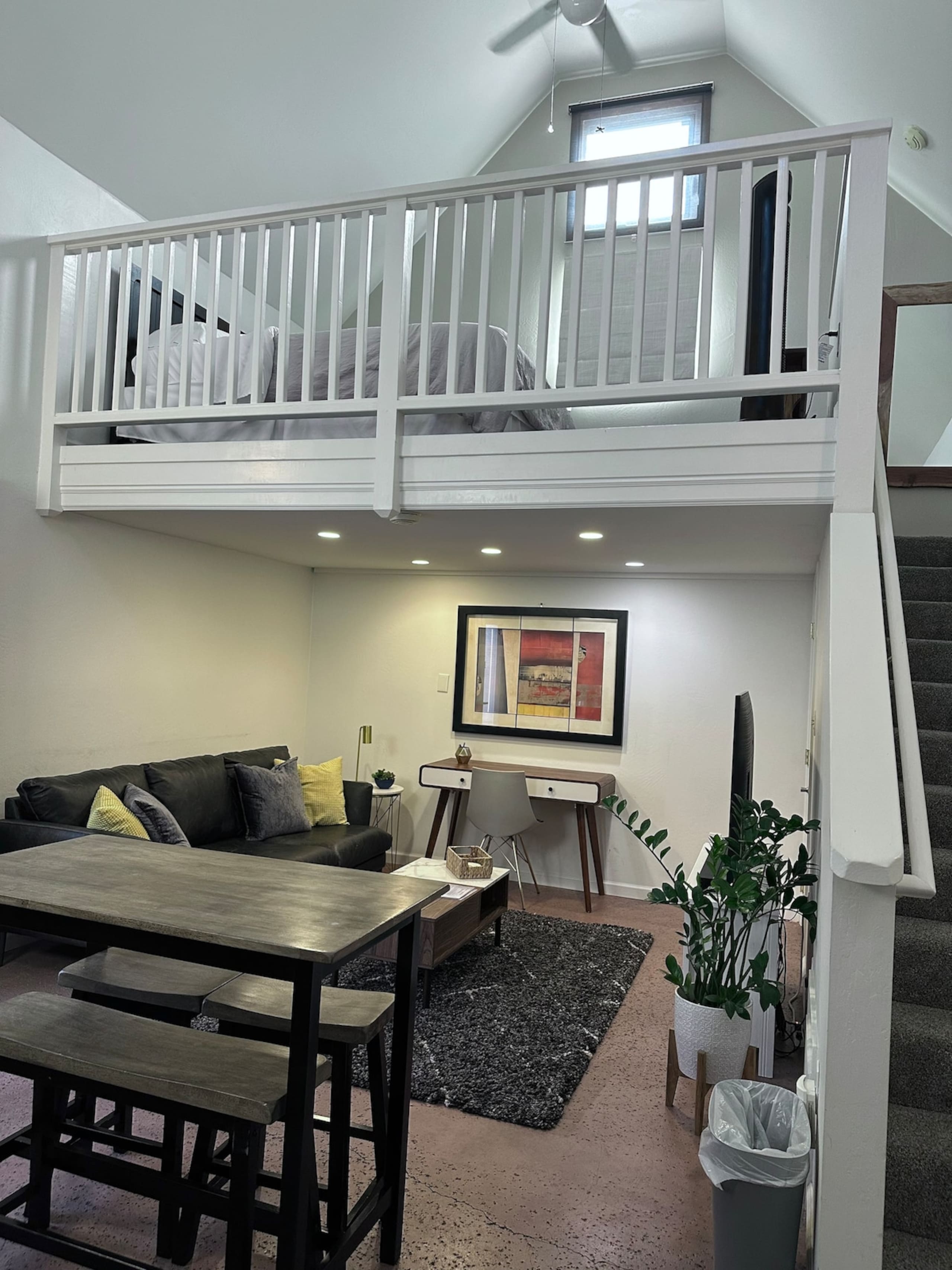 Large Comfy Cottage- Close to Downtown - Photo 6