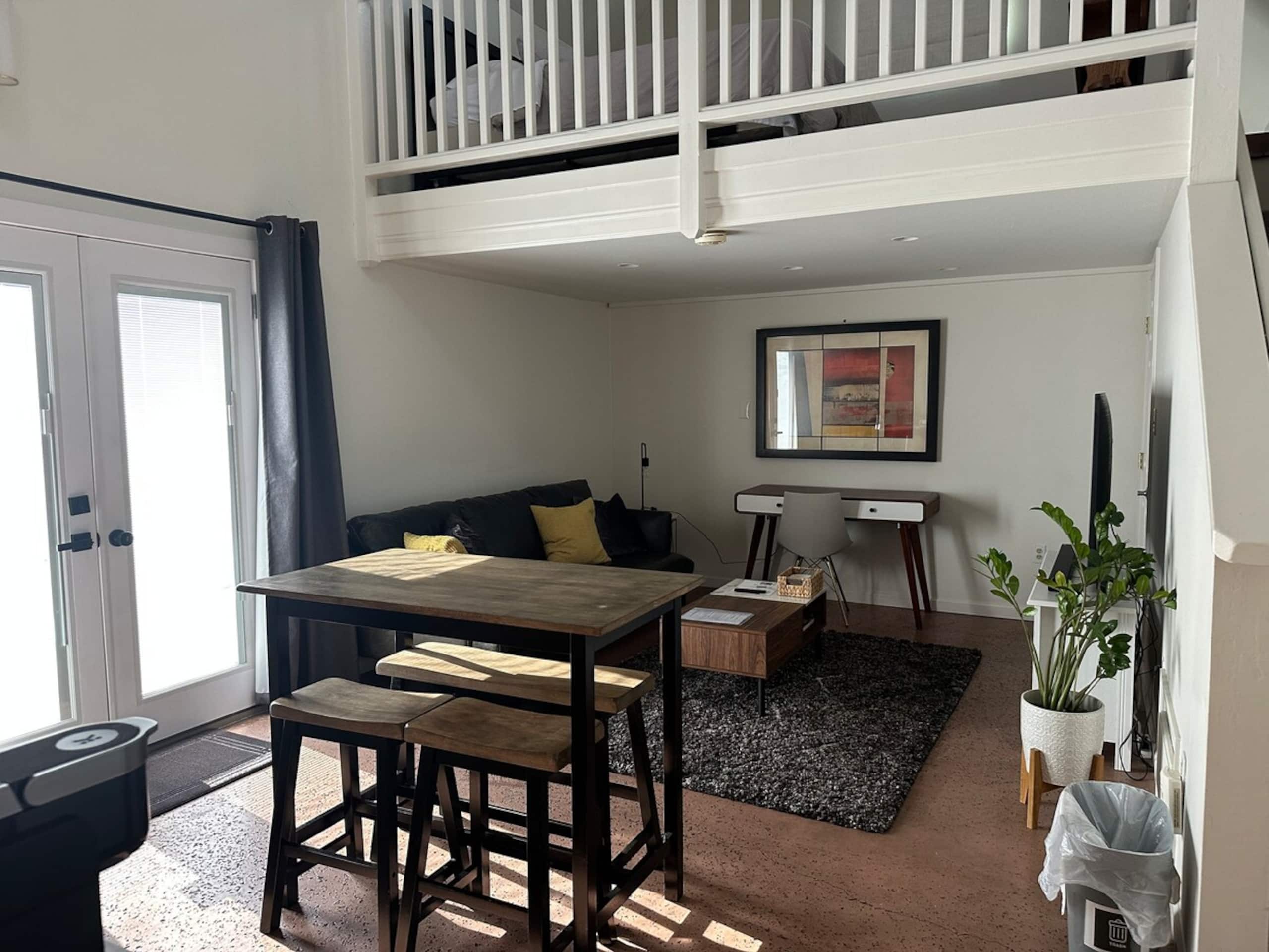 Large Comfy Cottage- Close to Downtown - Photo 11