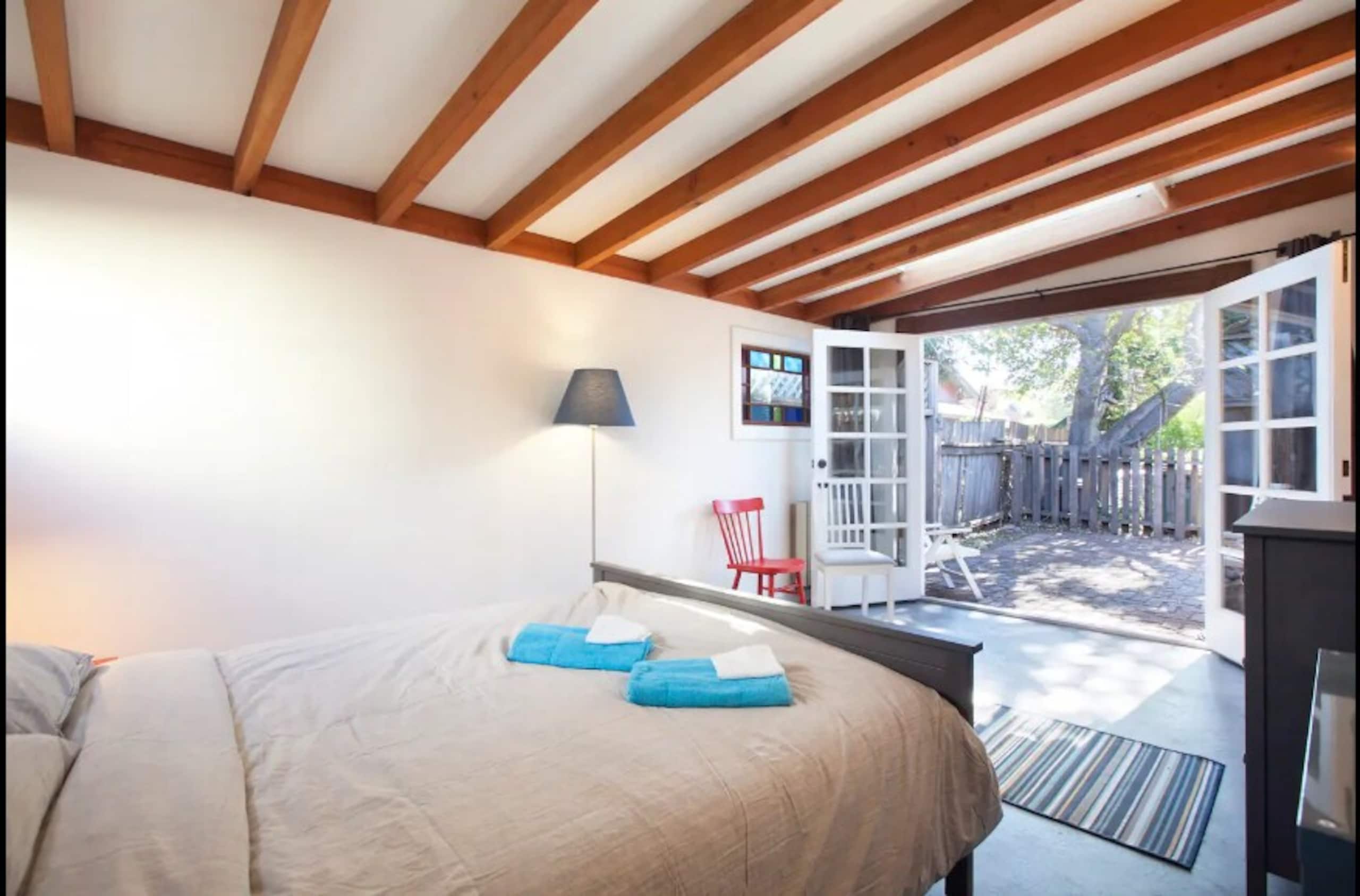 Cozy Cottage in Berkeley's Poets Corner - Photo 9