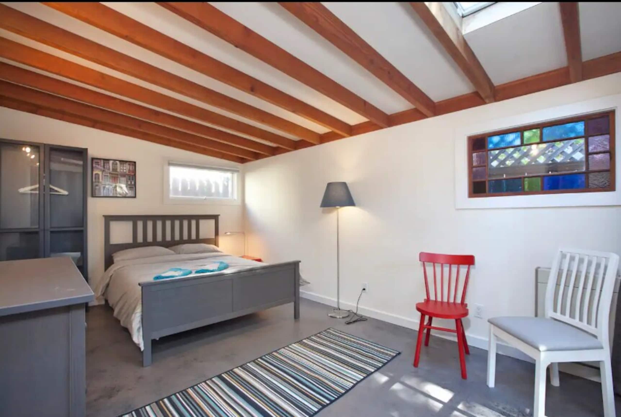 Cozy Cottage in Berkeley's Poets Corner - Photo 10