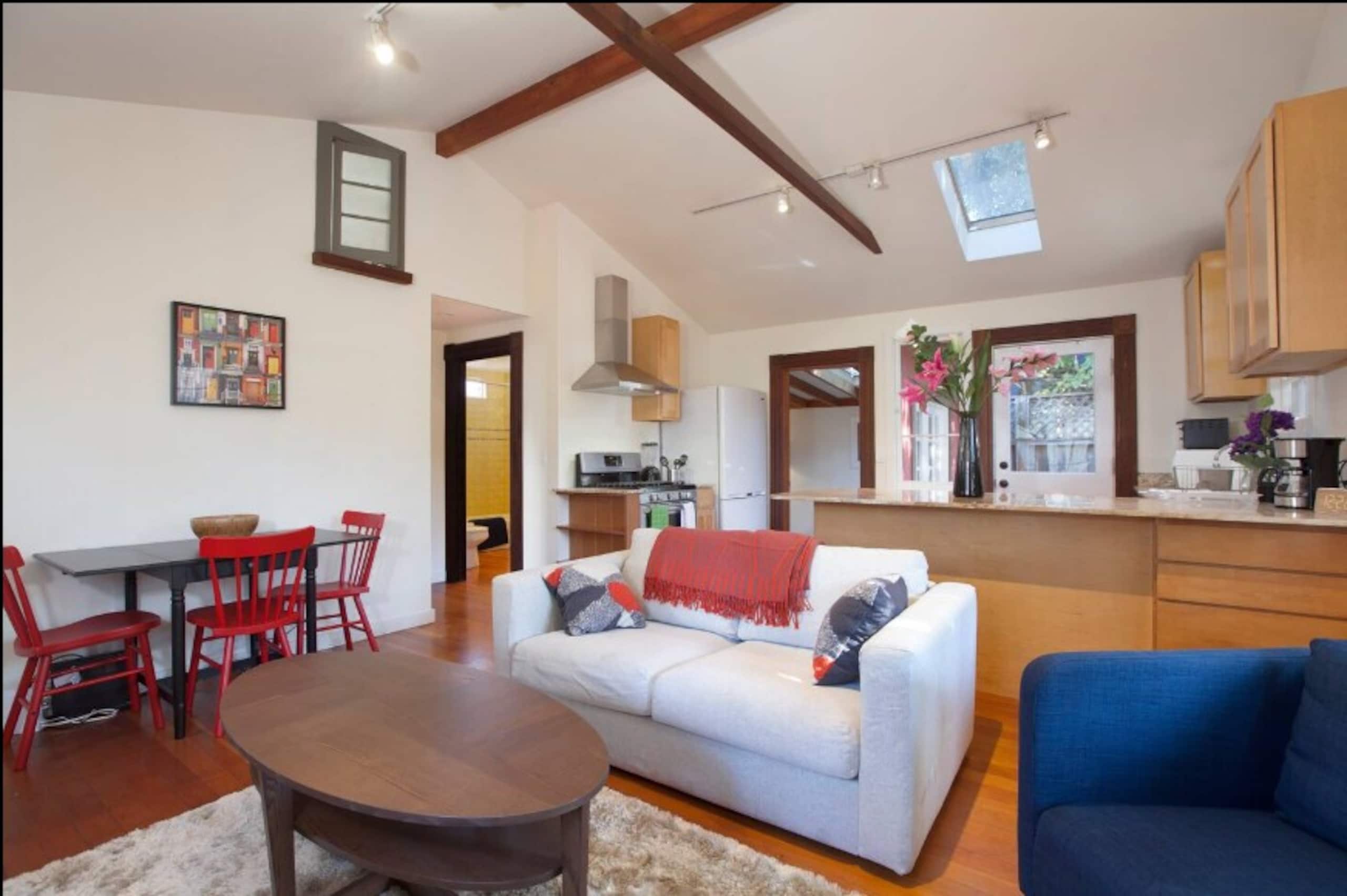 Cozy Cottage in Berkeley's Poets Corner - Photo 1
