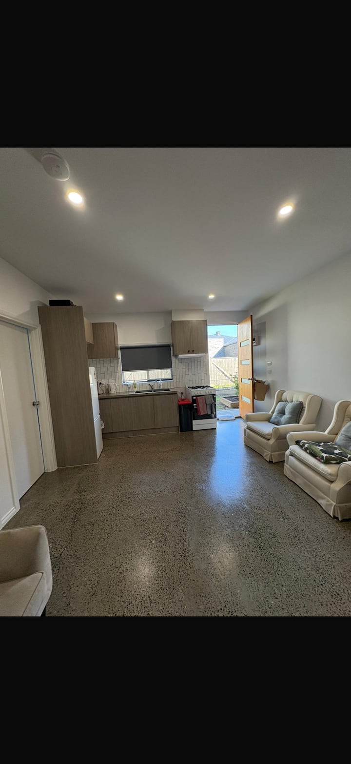 Beautiful One Bedroom Unit - Melbourne