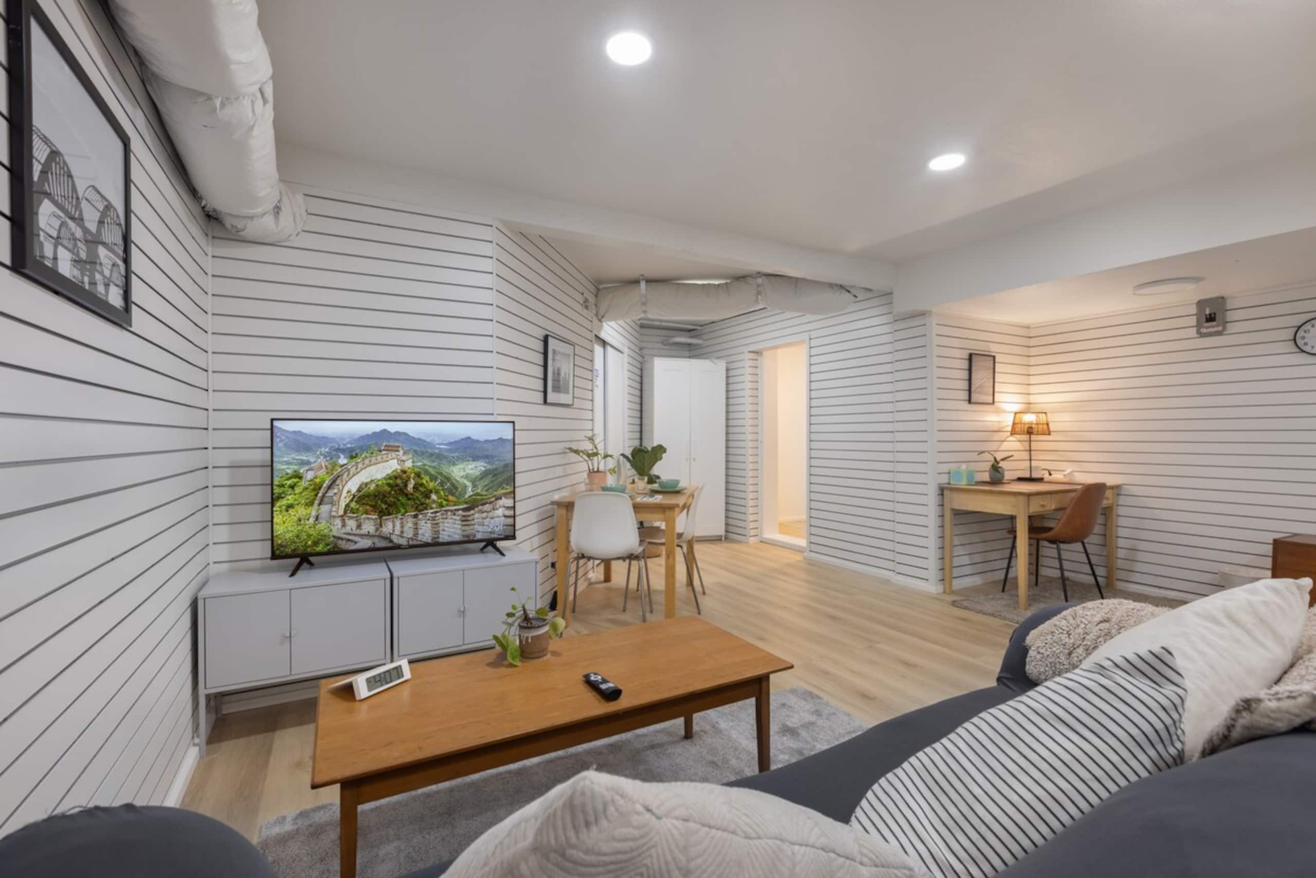 Renovated Large Studio by Claremont/Elmwood - Photo 6