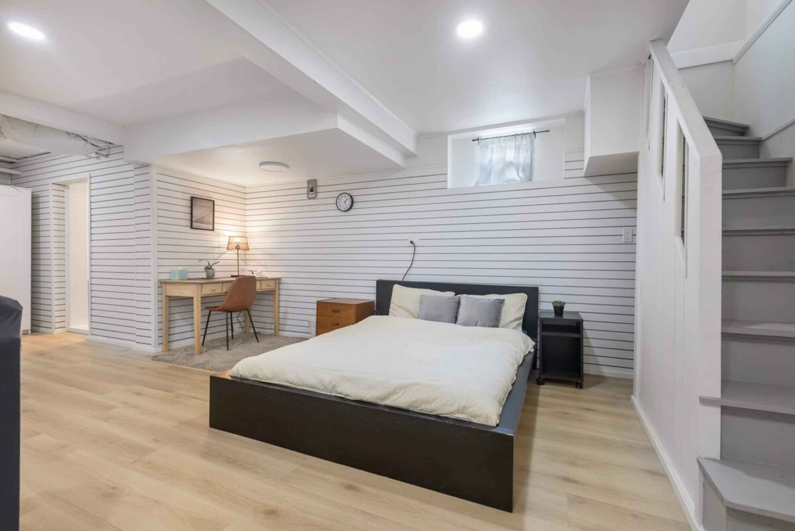 Renovated Large Studio by Claremont/Elmwood - Photo 17