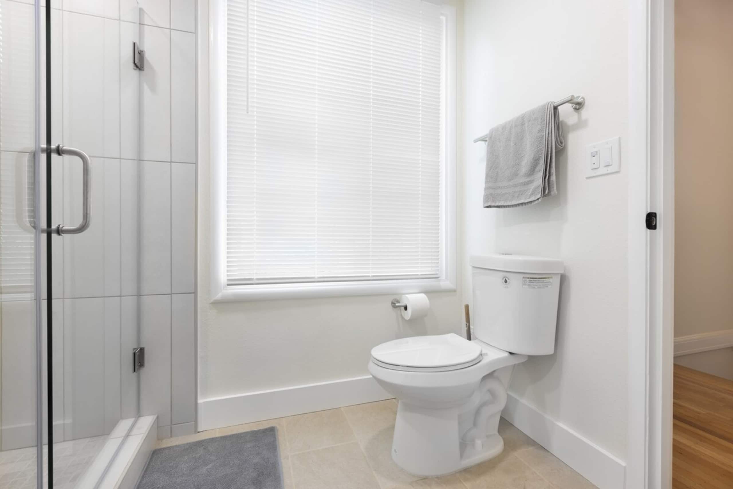 Renovated Large Studio by Claremont/Elmwood - Photo 16
