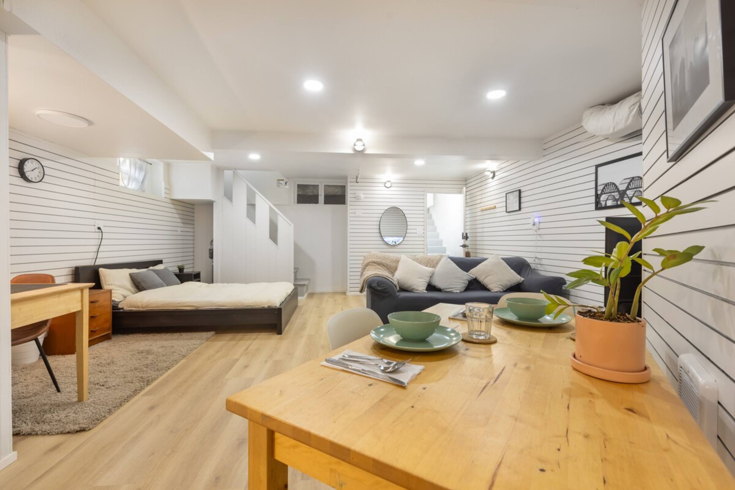 Renovated Large Studio by Claremont/Elmwood - Photo 8