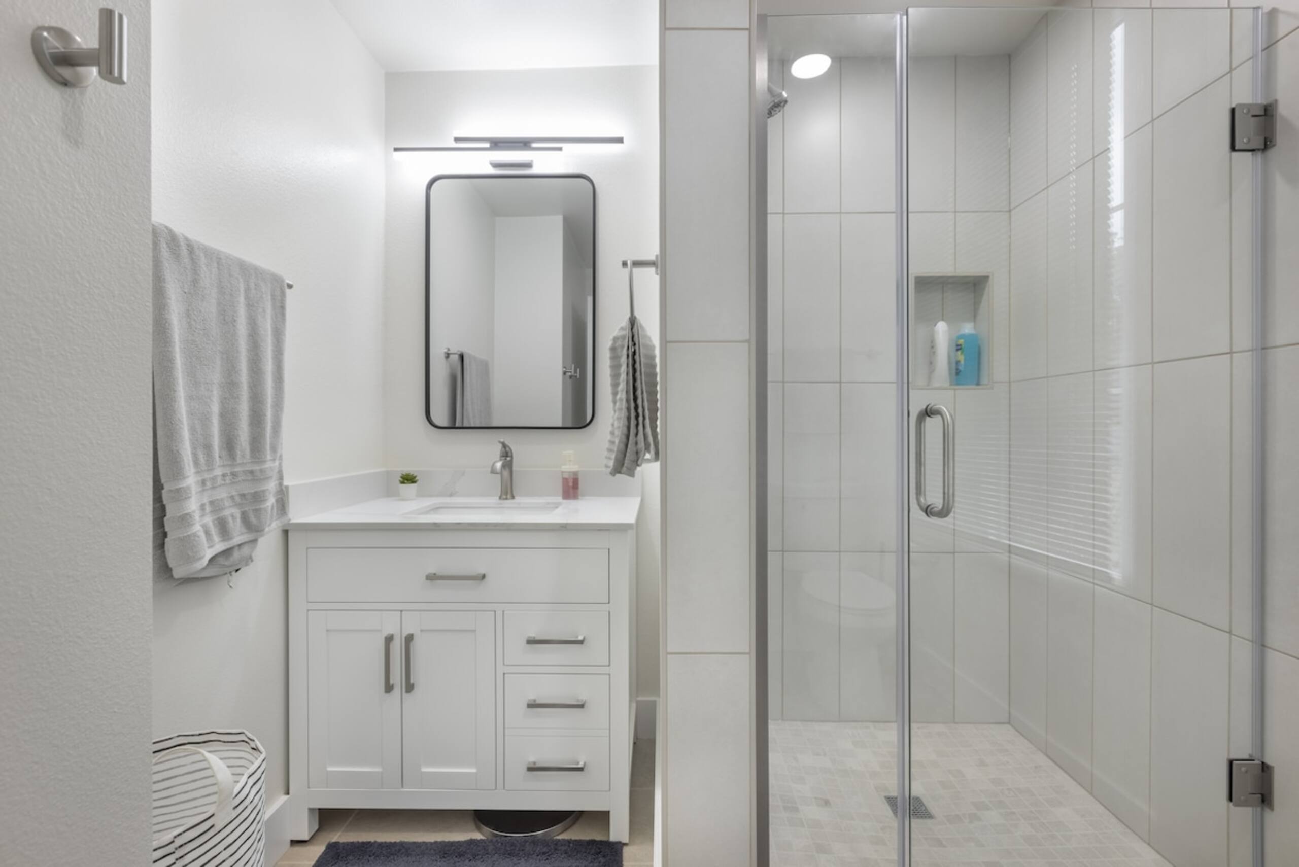 Renovated Large Studio by Claremont/Elmwood - Photo 9