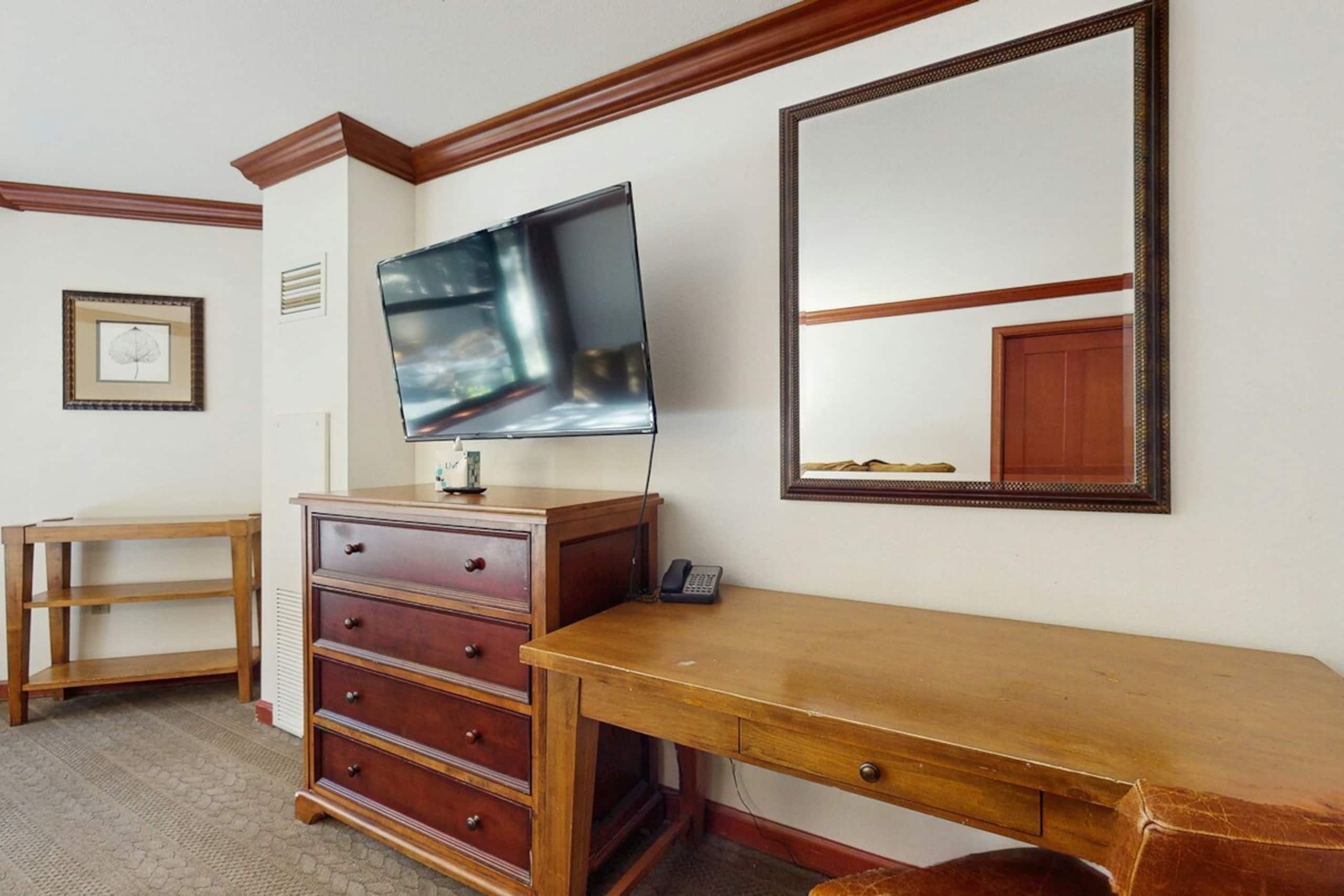 1BR Ski In/Out Mountainview, Pool, NoKitchen - Photo 5