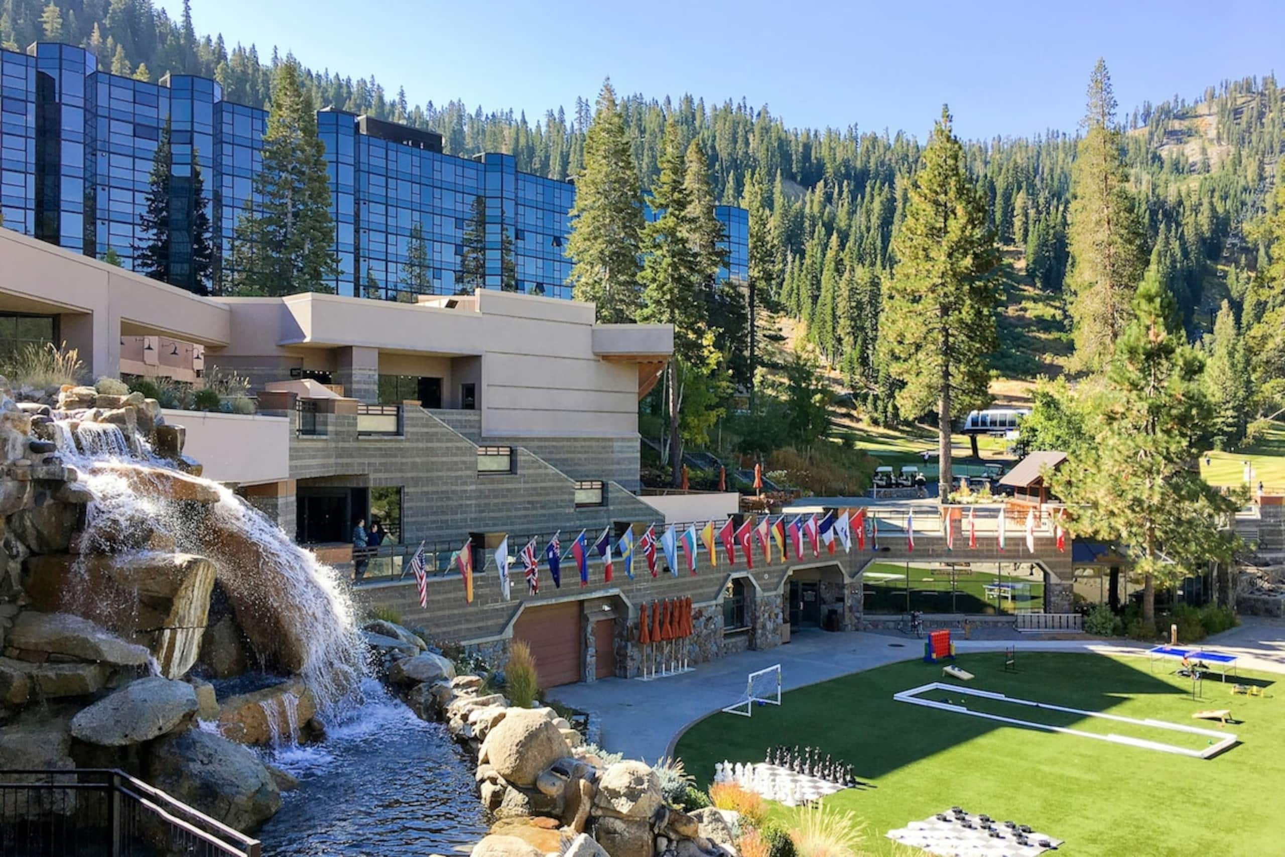 1BR Ski In/Out Mountainview, Pool, NoKitchen - Photo 13
