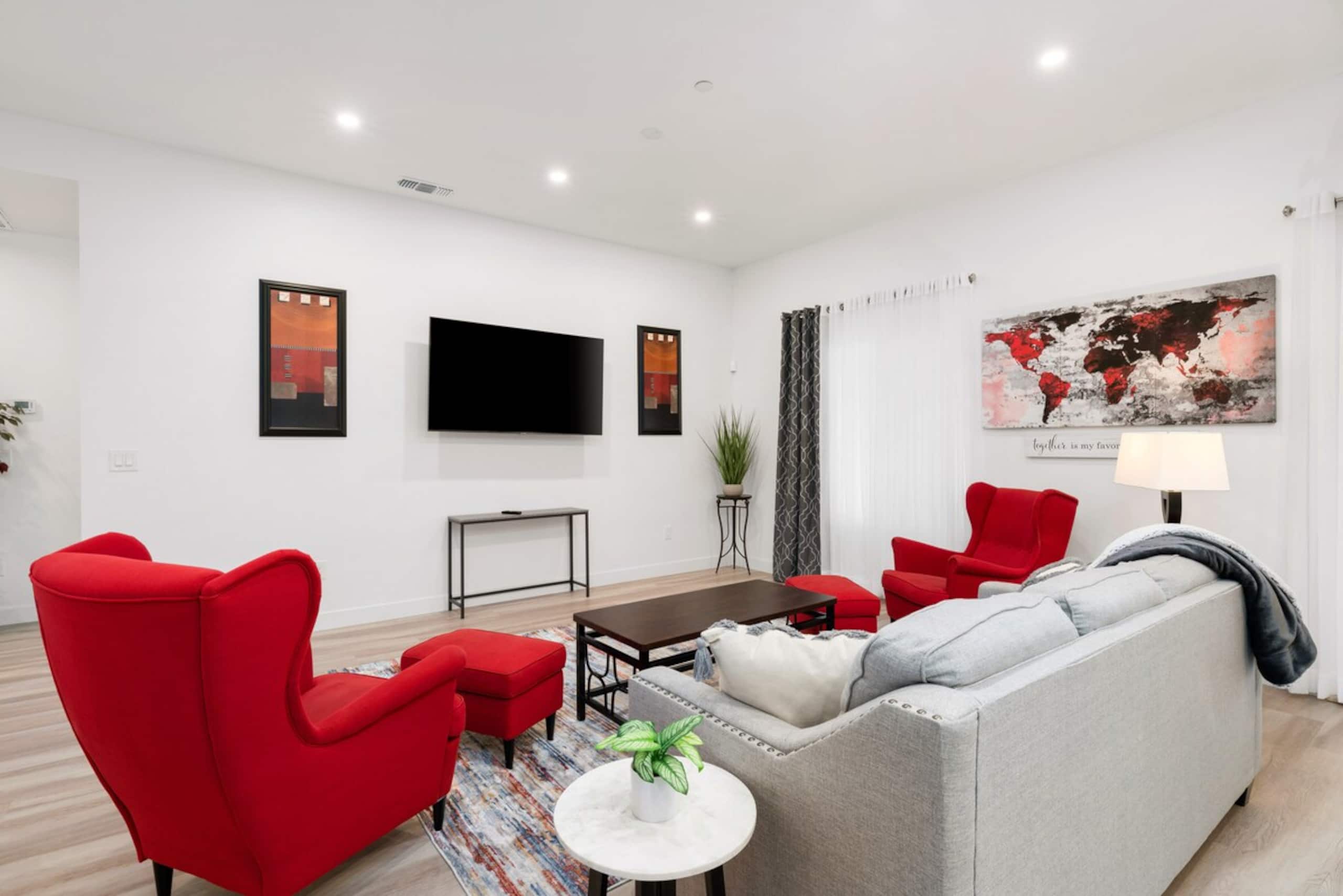 Luxury & Big Beds in 1 Story House, Sacramento, CA - Photo 10