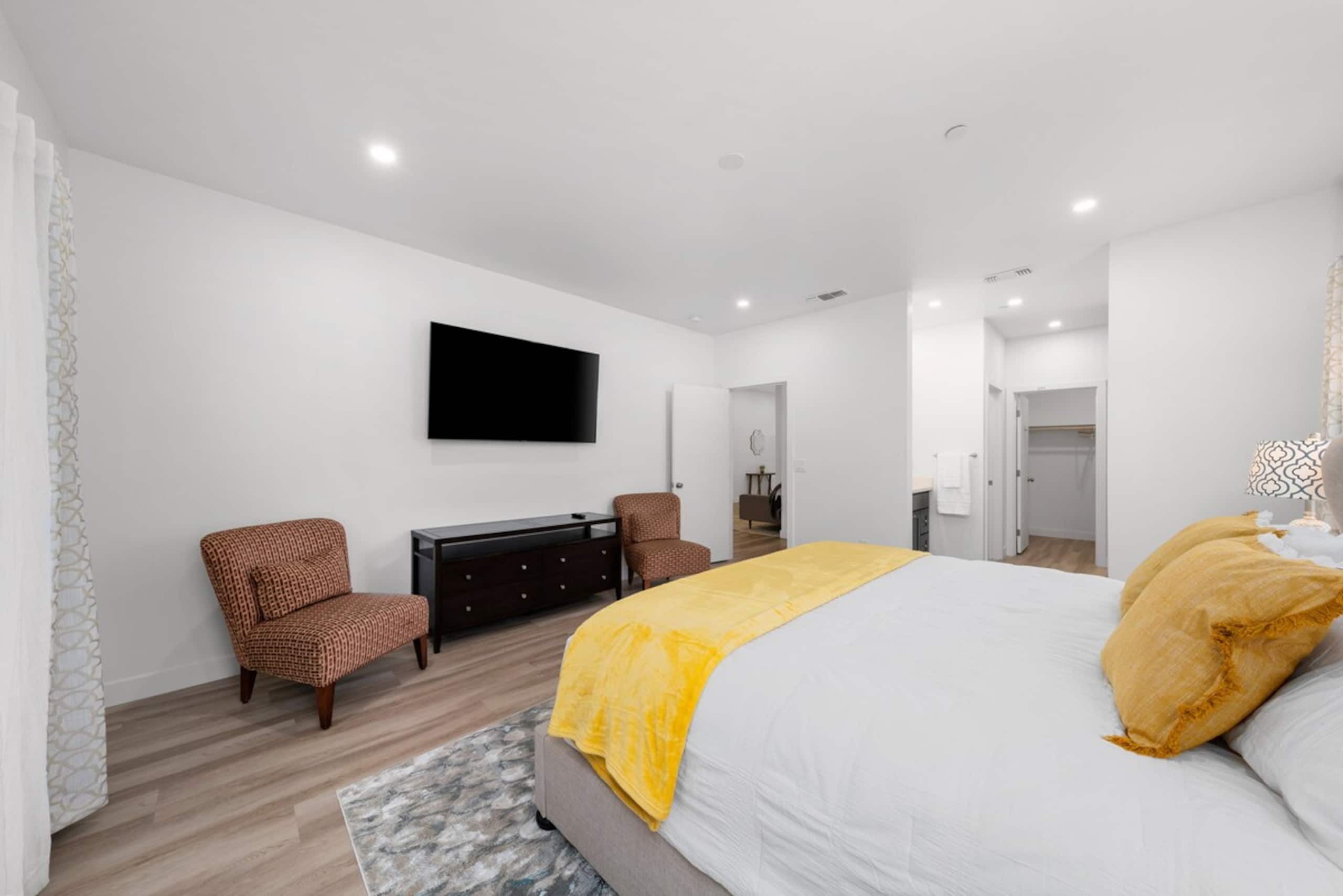 Luxury & Big Beds in 1 Story House, Sacramento, CA - Photo 44