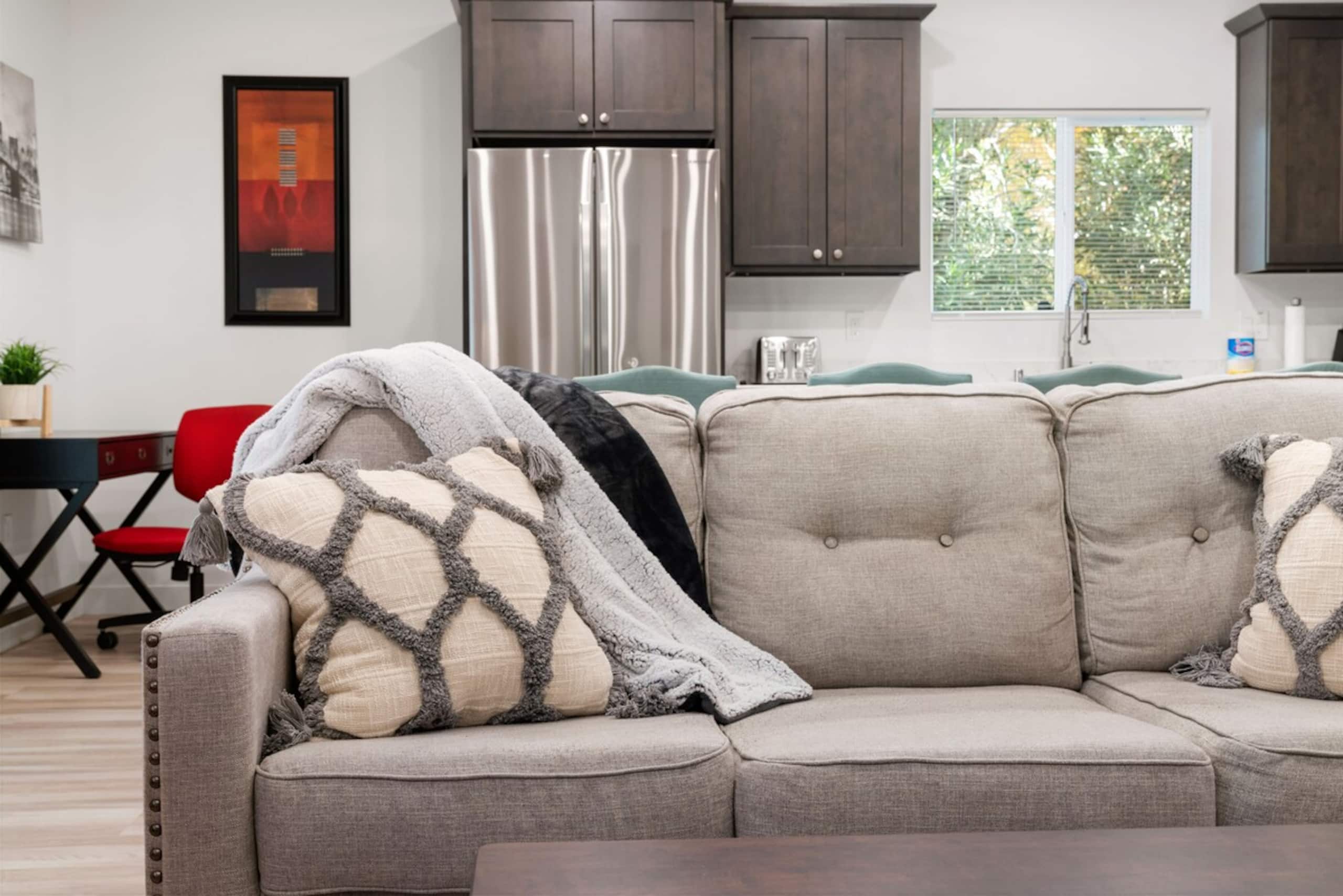 Luxury & Big Beds in 1 Story House, Sacramento, CA - Photo 11