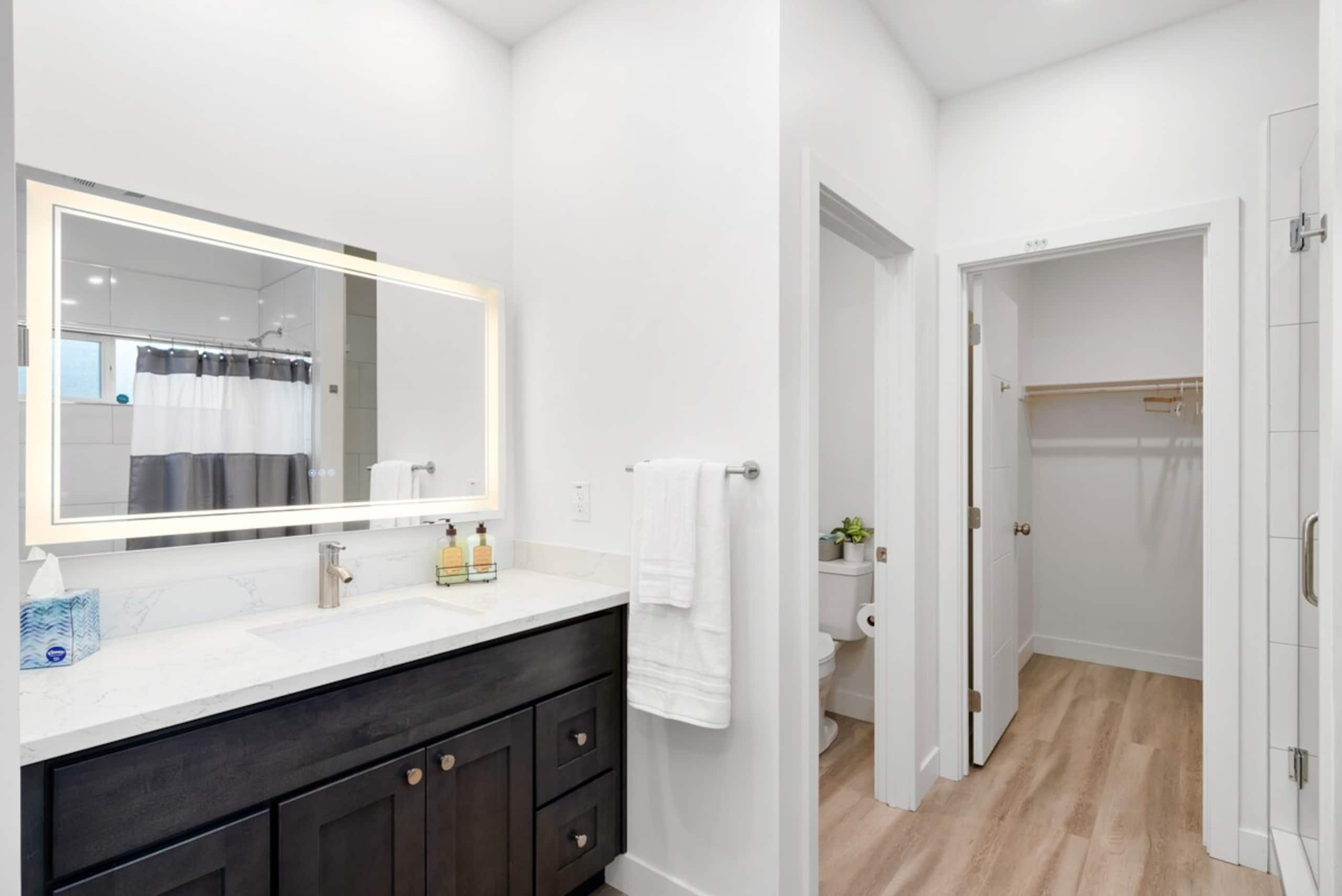 Luxury & Big Beds in 1 Story House, Sacramento, CA - Photo 53