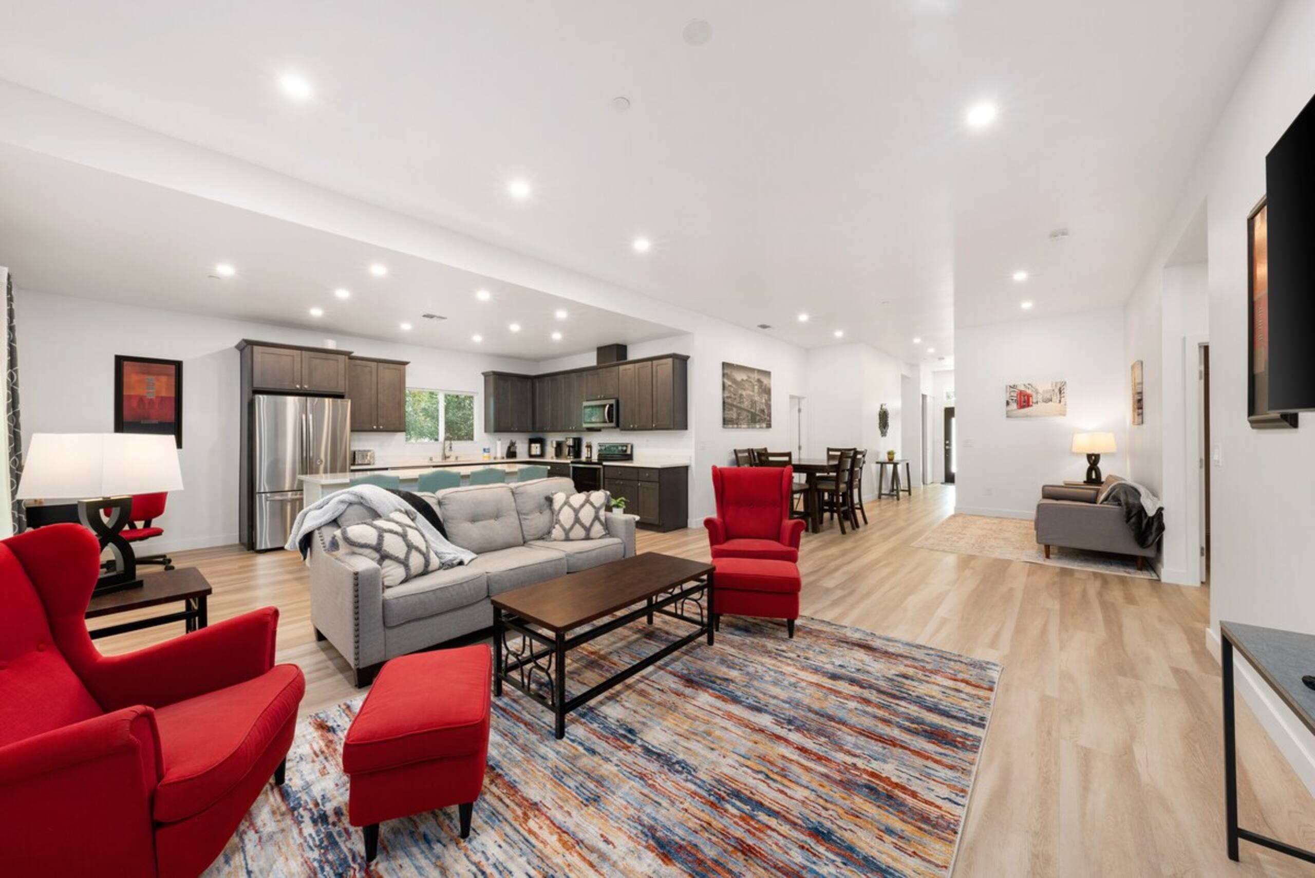 Luxury & Big Beds in 1 Story House, Sacramento, CA - Photo 7