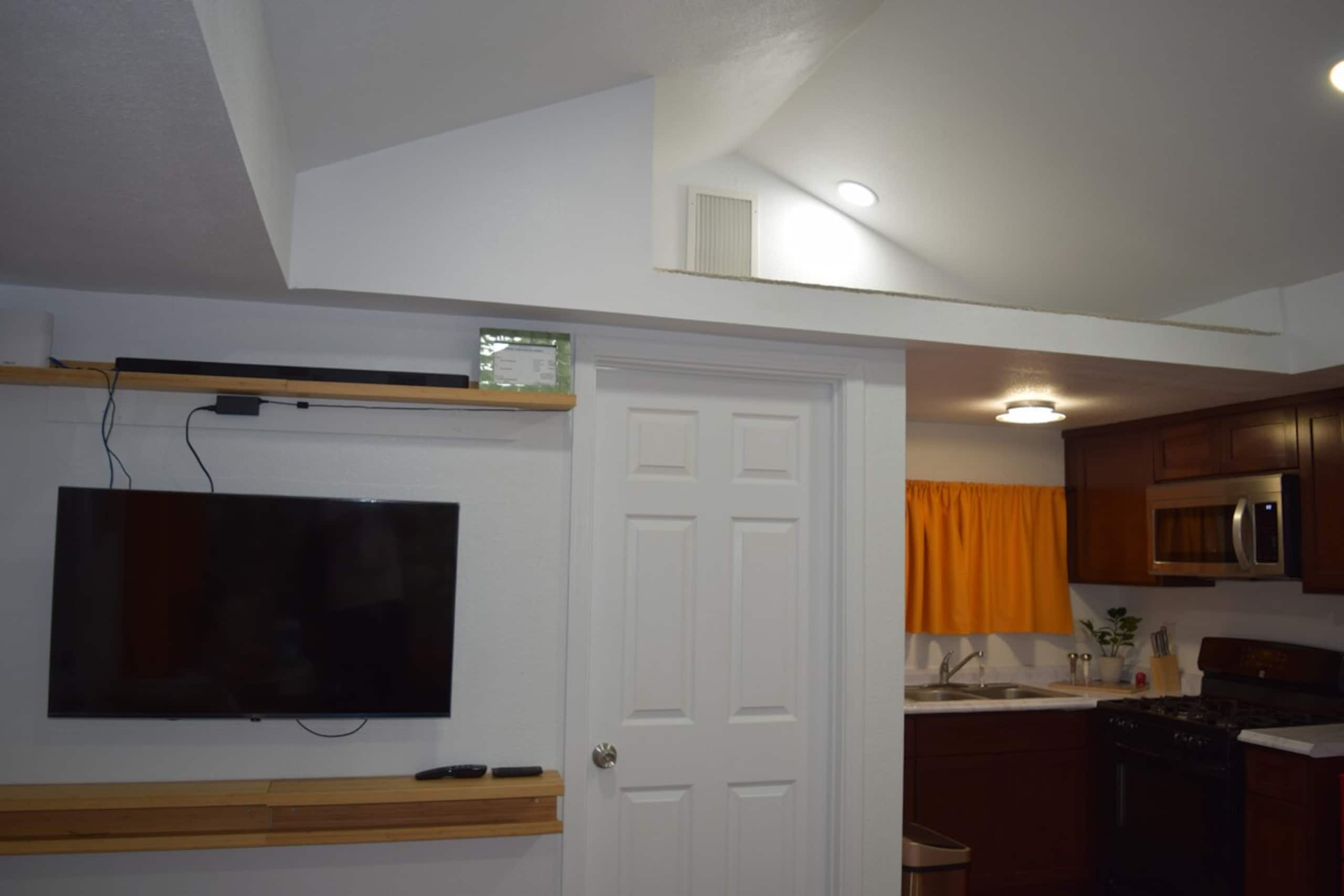 Cozy Tiny Home within a gated Paradise-8mins to DT - Photo 4