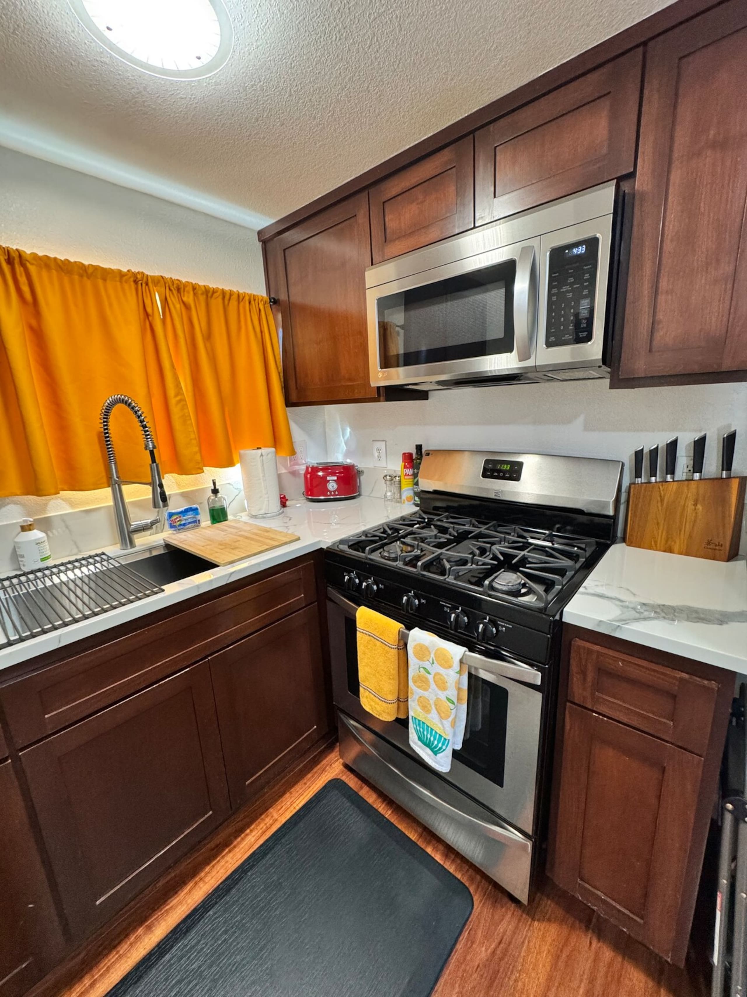 Cozy Tiny Home within a gated Paradise-8mins to DT - Photo 5