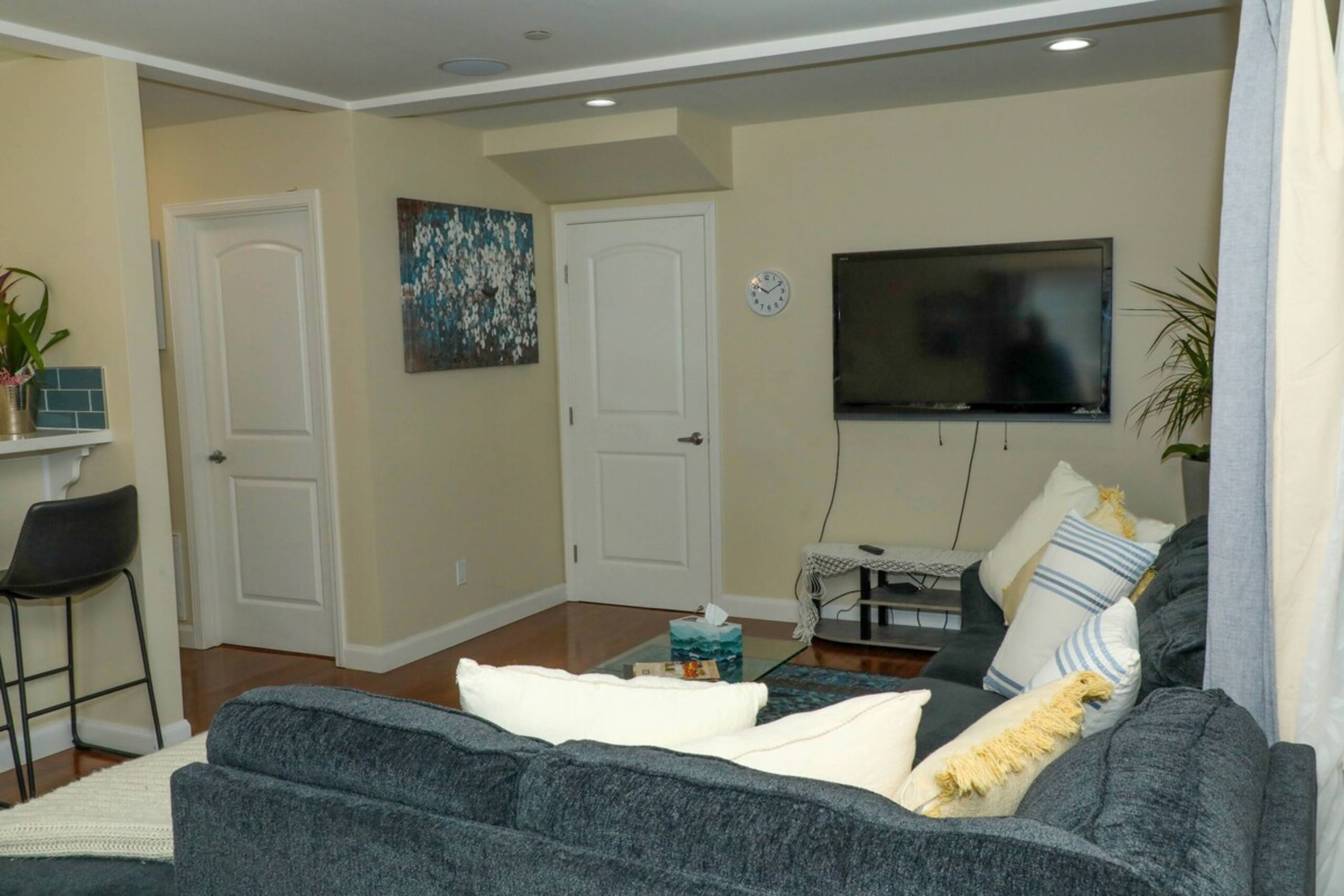Cheerful 2 bedroom home. - Photo 6
