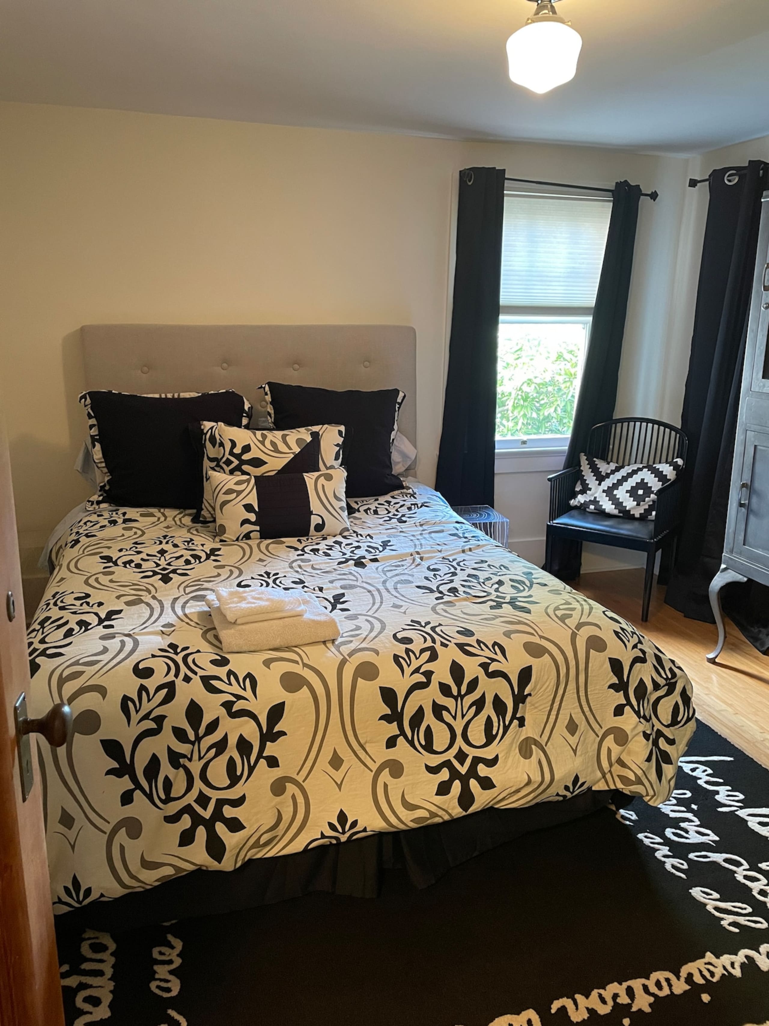 Short Walk To UC Berkeley - Charming 2BR Elmwood - Main photo