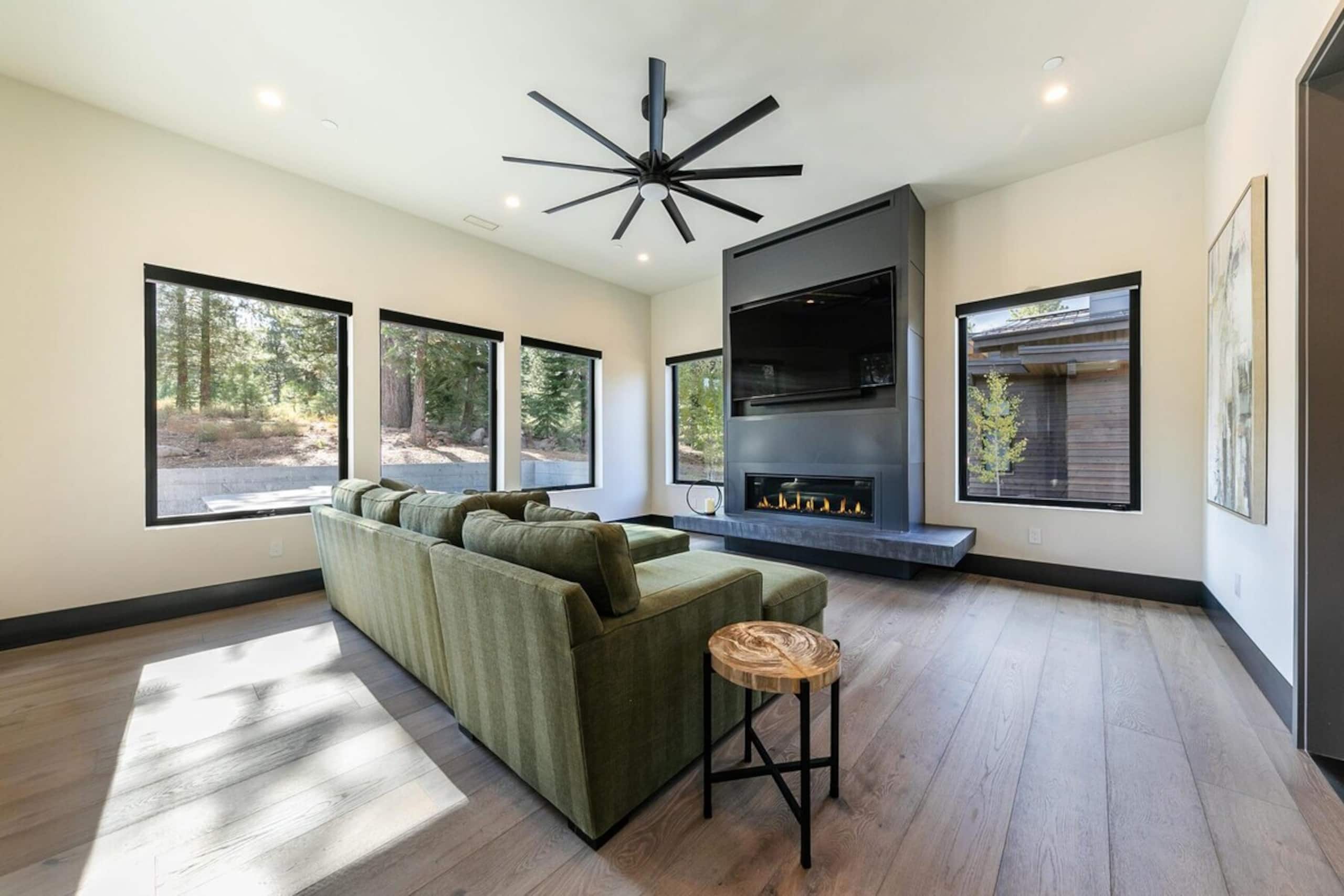 Discover Heavenly Views, a new Mountain Modern Est - Photo 18