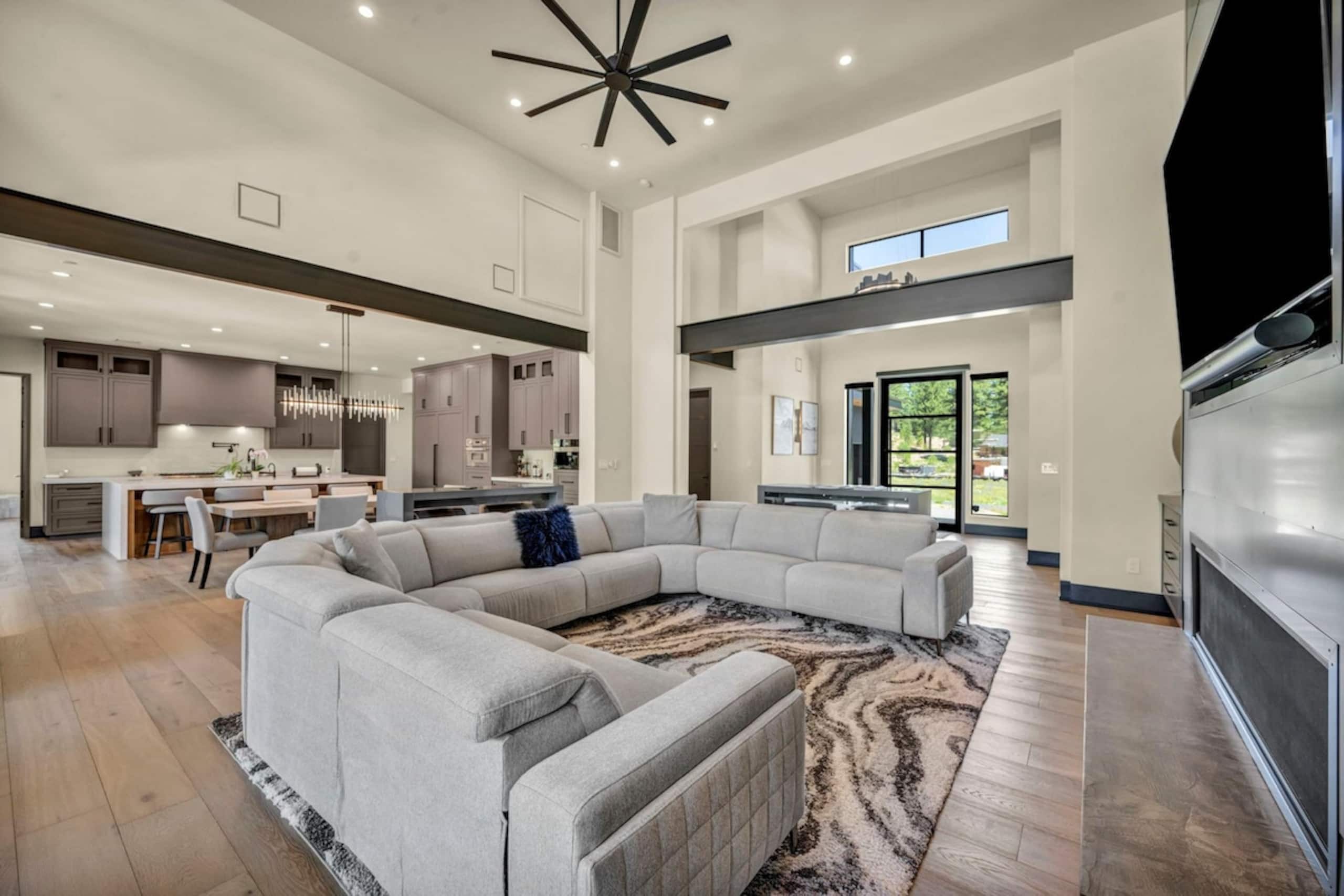 Discover Heavenly Views, a new Mountain Modern Est - Photo 15