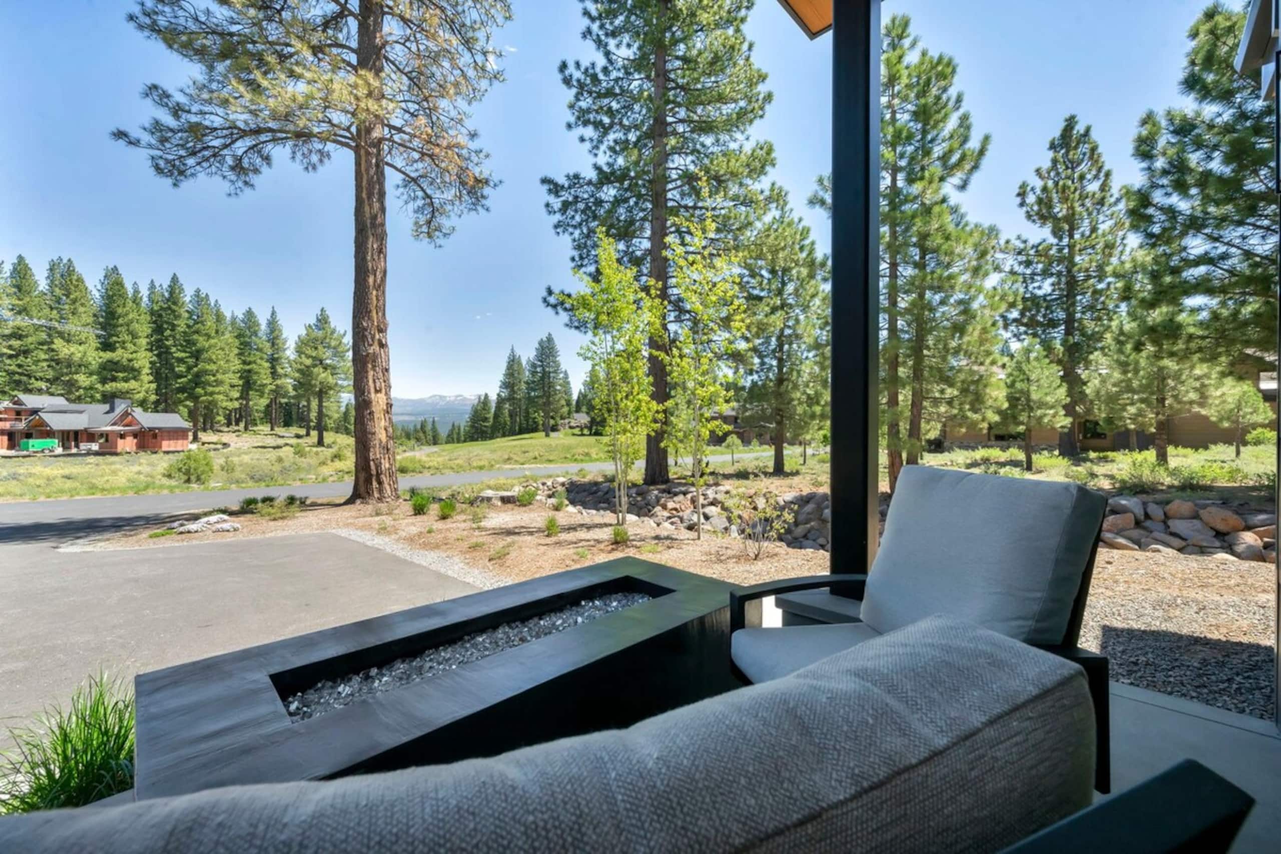 Discover Heavenly Views, a new Mountain Modern Est - Photo 59