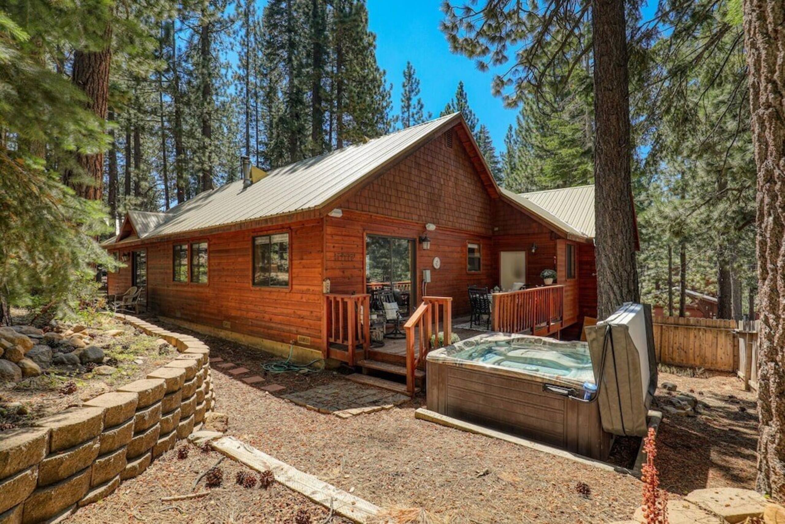 Cozy Cabin Relaxing Hot Tub and Pool Table Fun - Photo 39