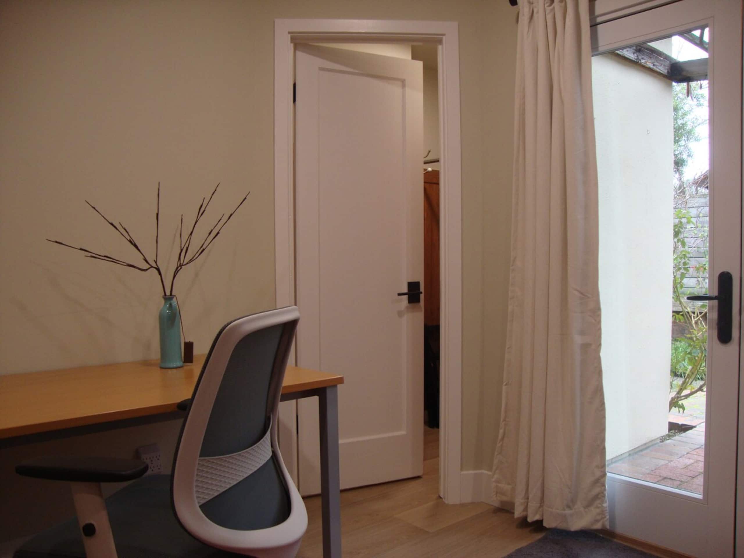 Modern Studio 10-min drive to Stanford U./Hospital - Photo 23