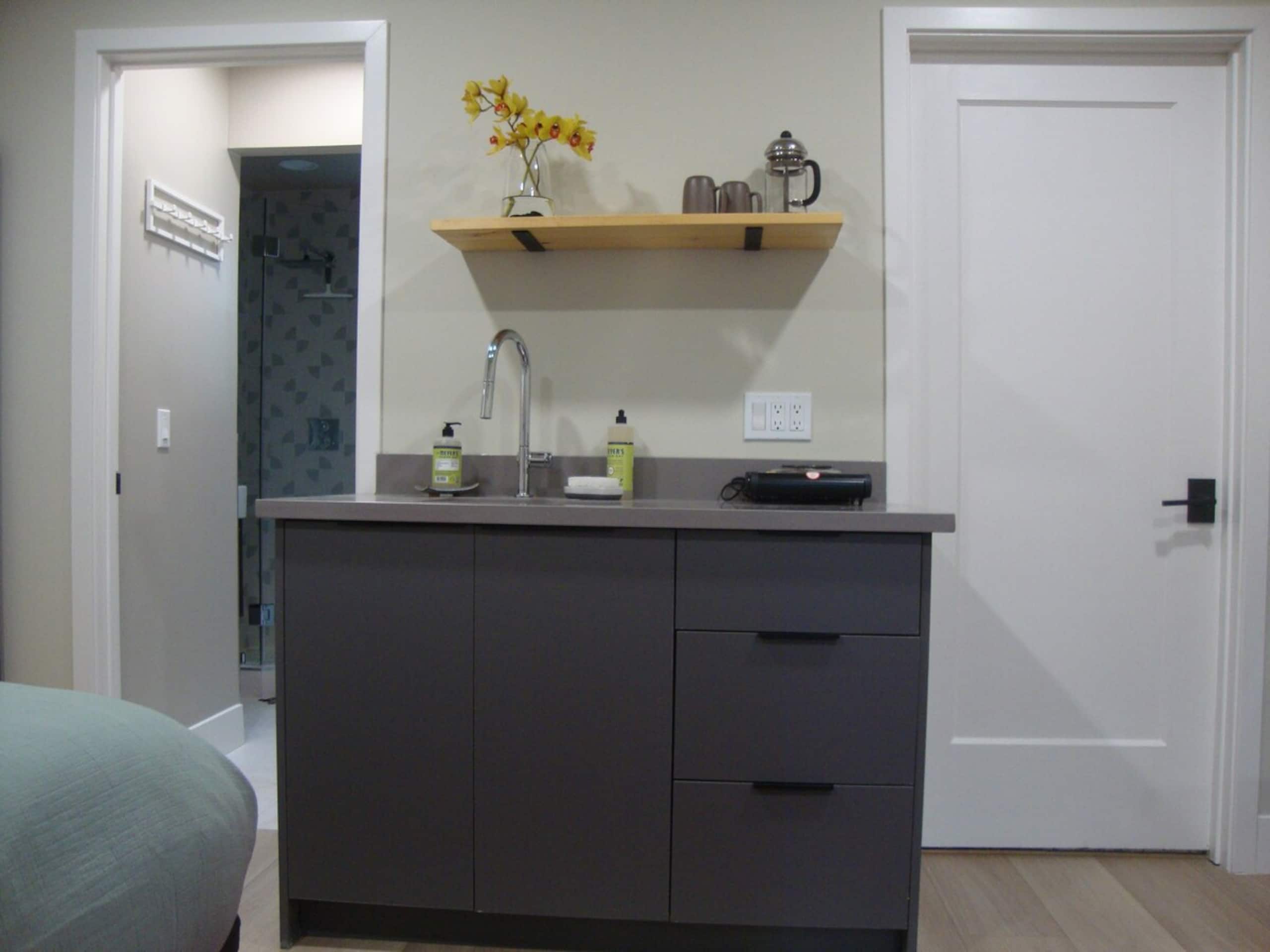 Modern Studio 10-min drive to Stanford U./Hospital - Photo 12