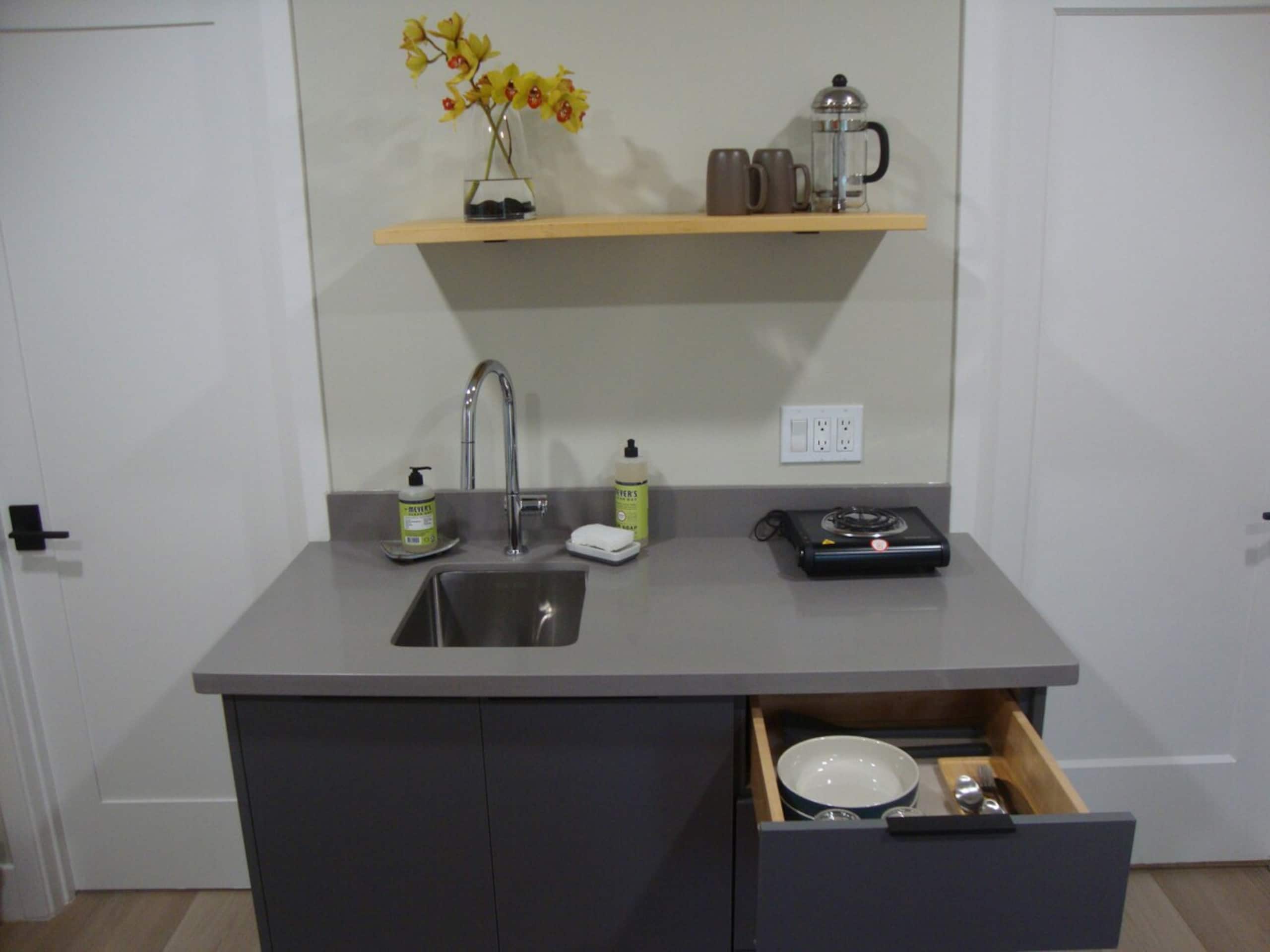 Modern Studio 10-min drive to Stanford U./Hospital - Photo 3