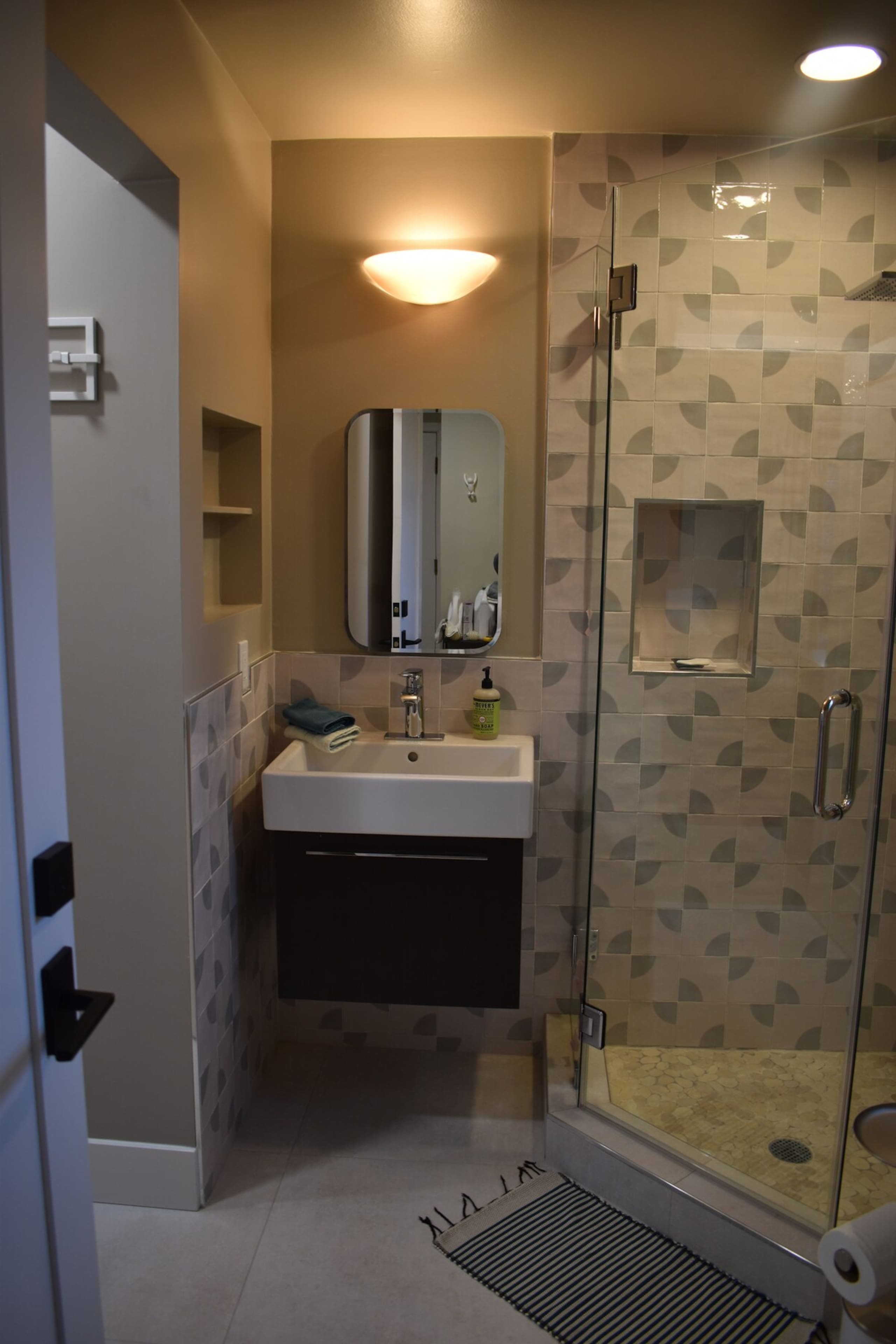 Modern Studio 10-min drive to Stanford U./Hospital - Photo 16