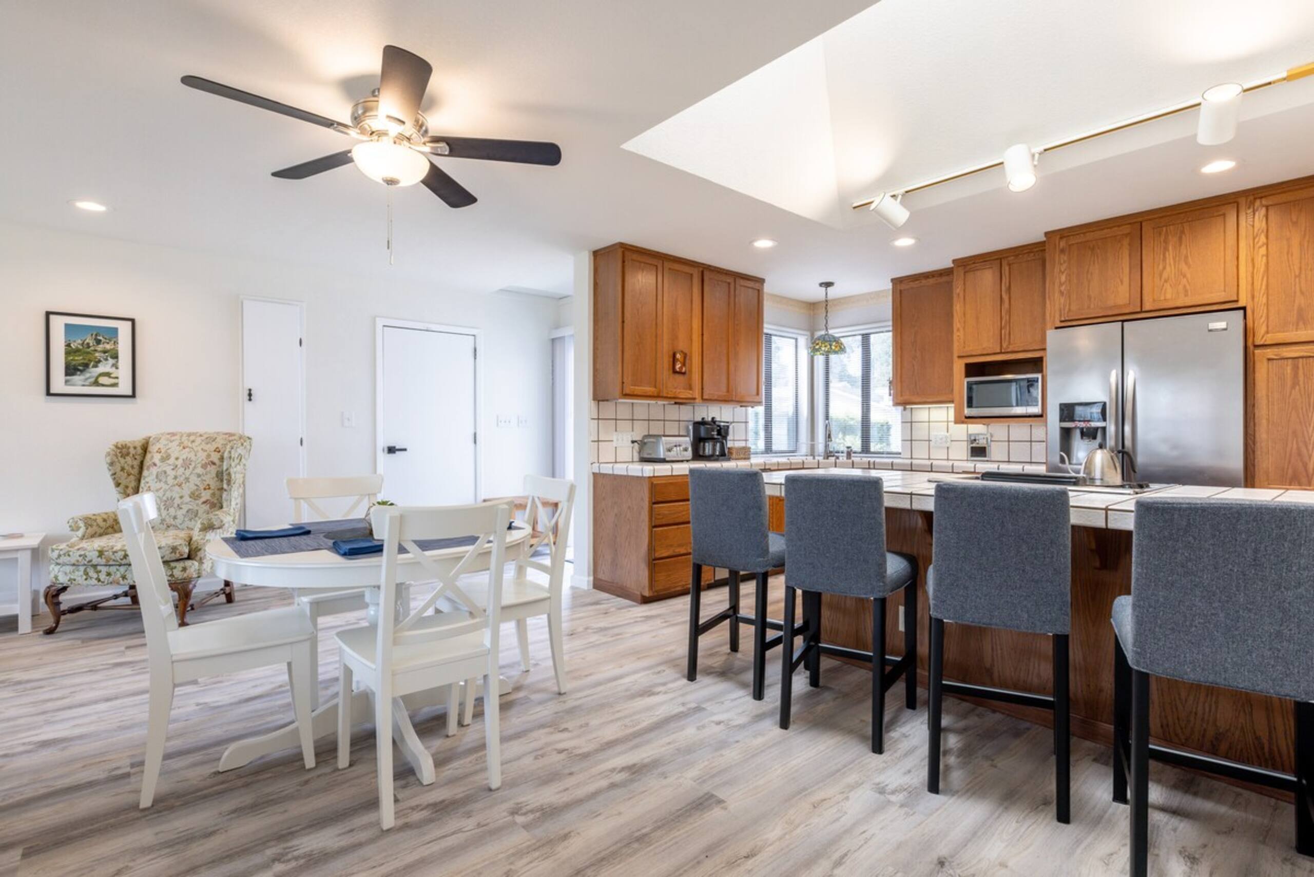 Quaint & Charming 4BR Tranquil Palo Alto Retreat - Photo 16