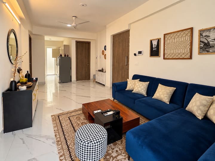 Stylish 3BHK Retreat | Balcony & PS5 | Gurgaon - Flats for Rent in ...