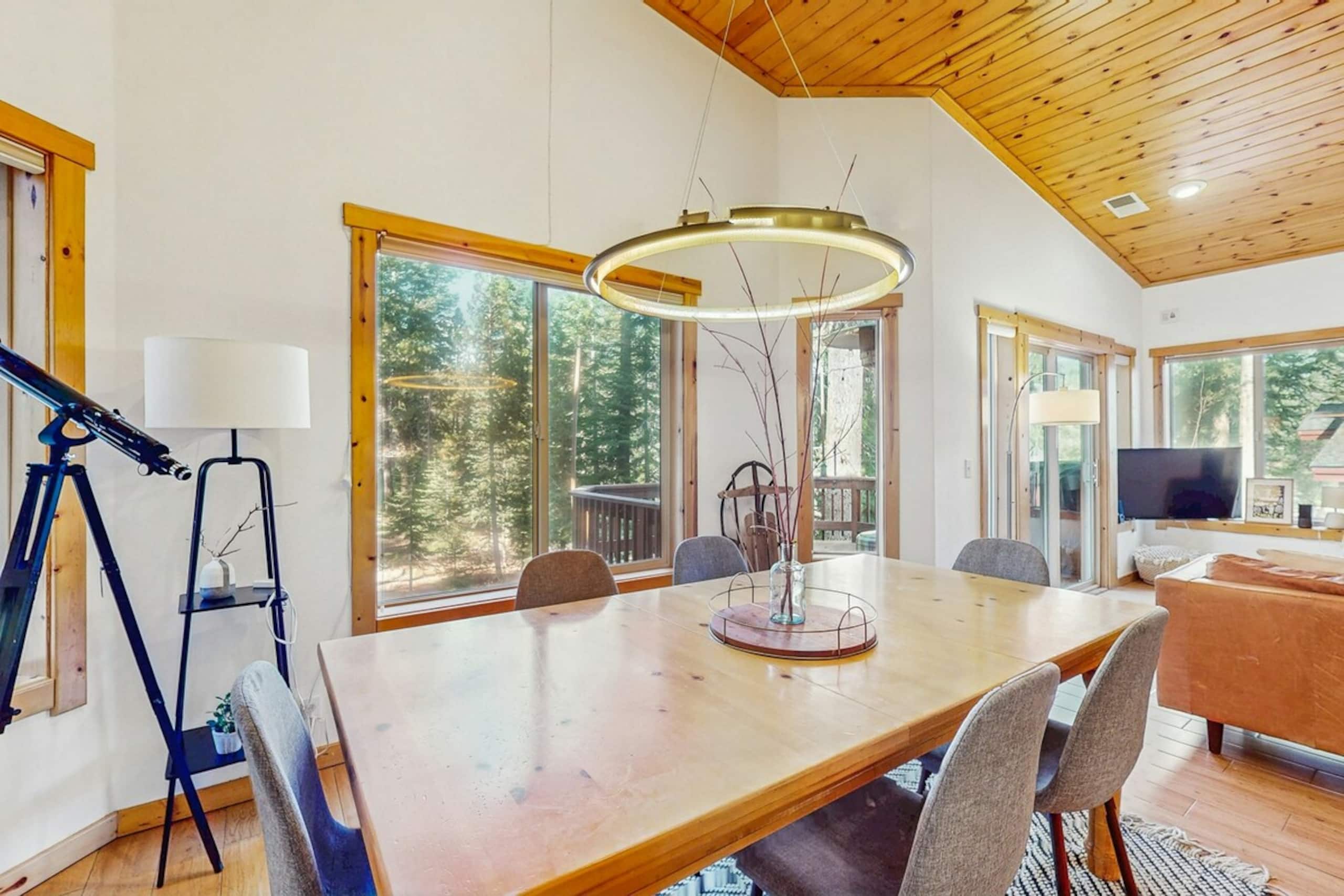Serene 3BR 2nd-Floor, Balcony, Pool - Photo 6