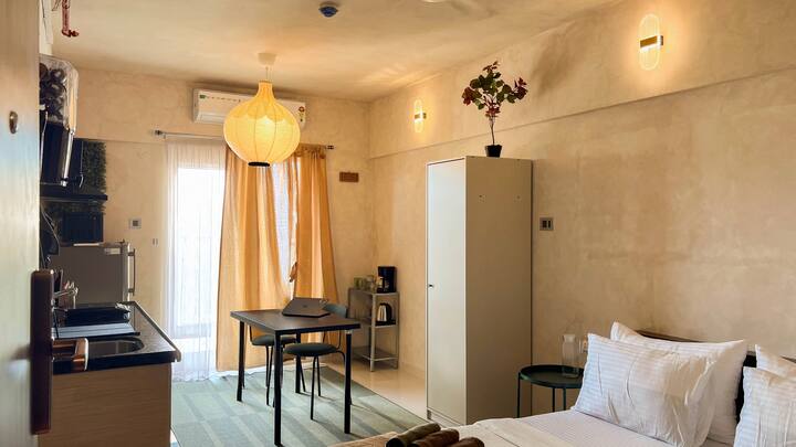 409|luxe|coffee Maker|ac|private Balcony - Pune